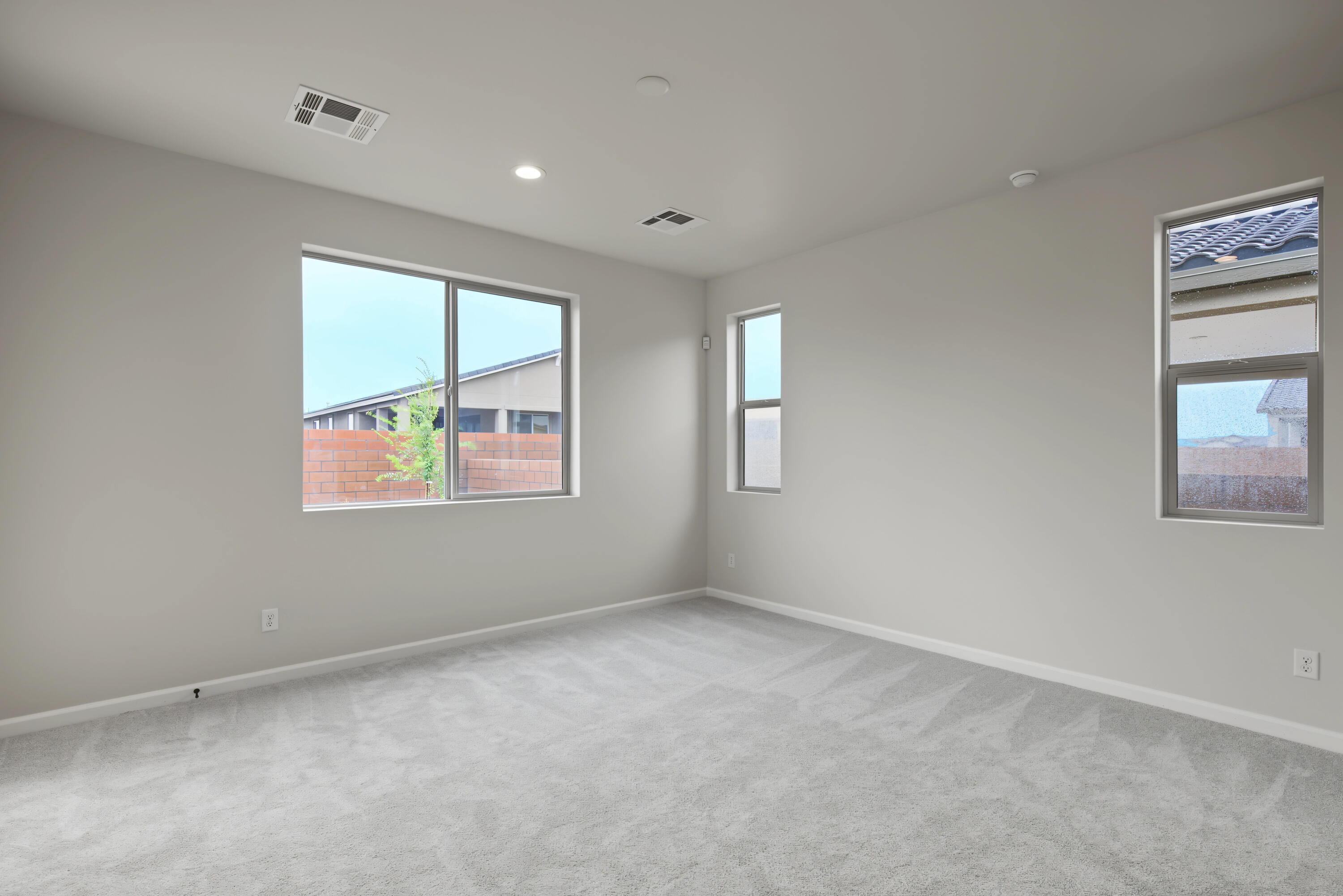 Photo 10 — 6023 Gilpin Drive SE