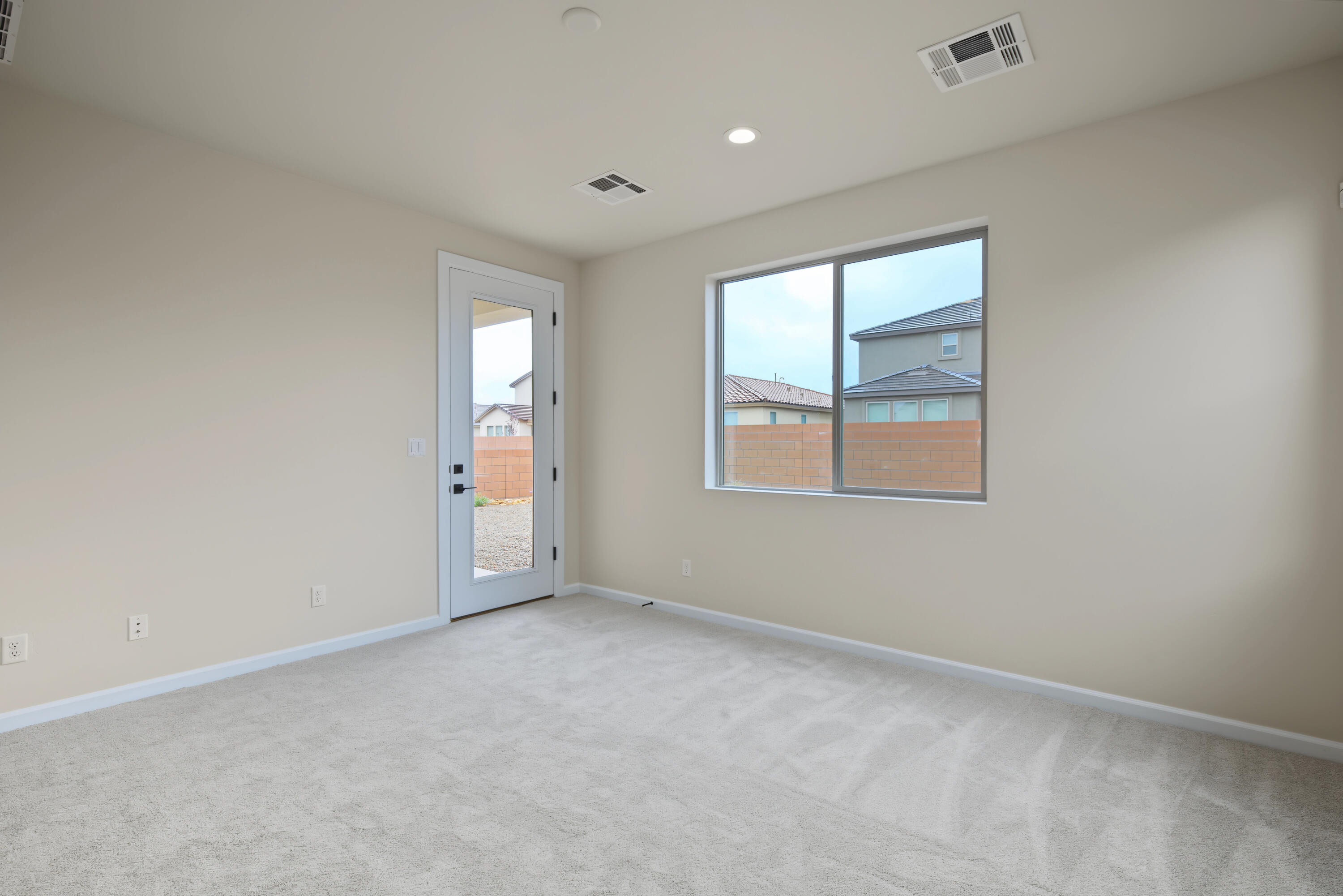 Photo 11 — 6023 Gilpin Drive SE