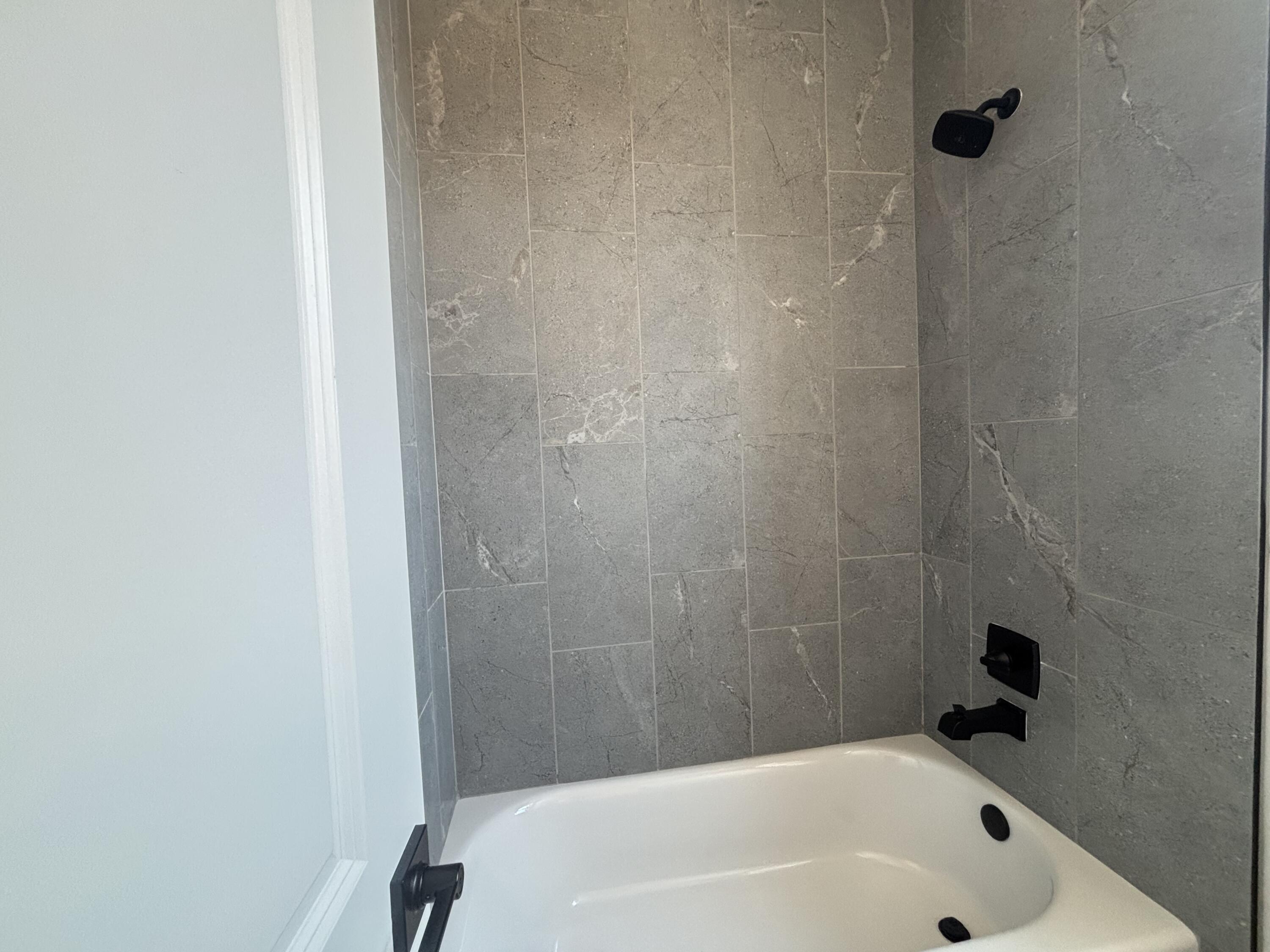 Photo 9 — 6023 Gilpin Drive SE