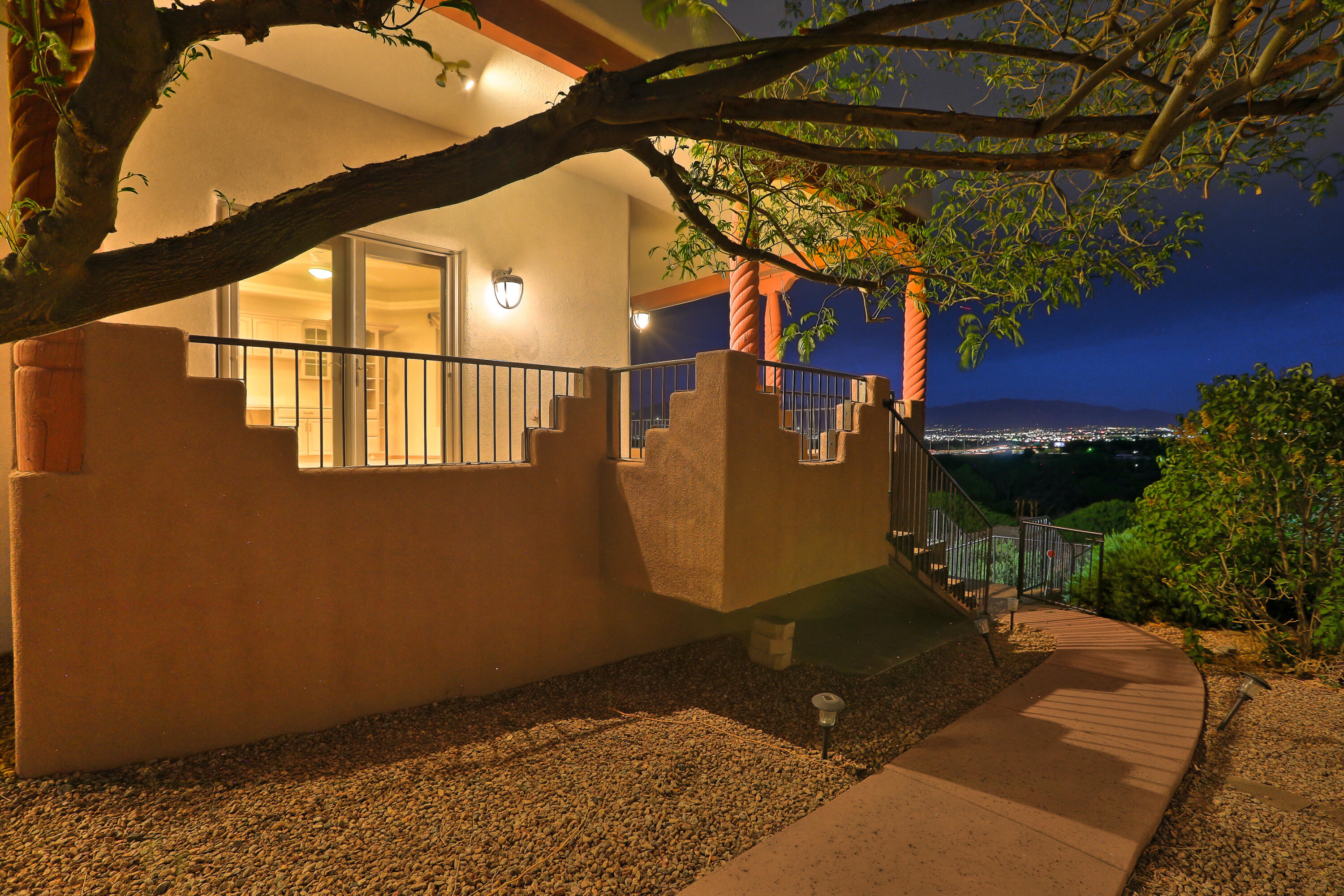 Photo 4 — 1824 Calle Del Vista Road NW