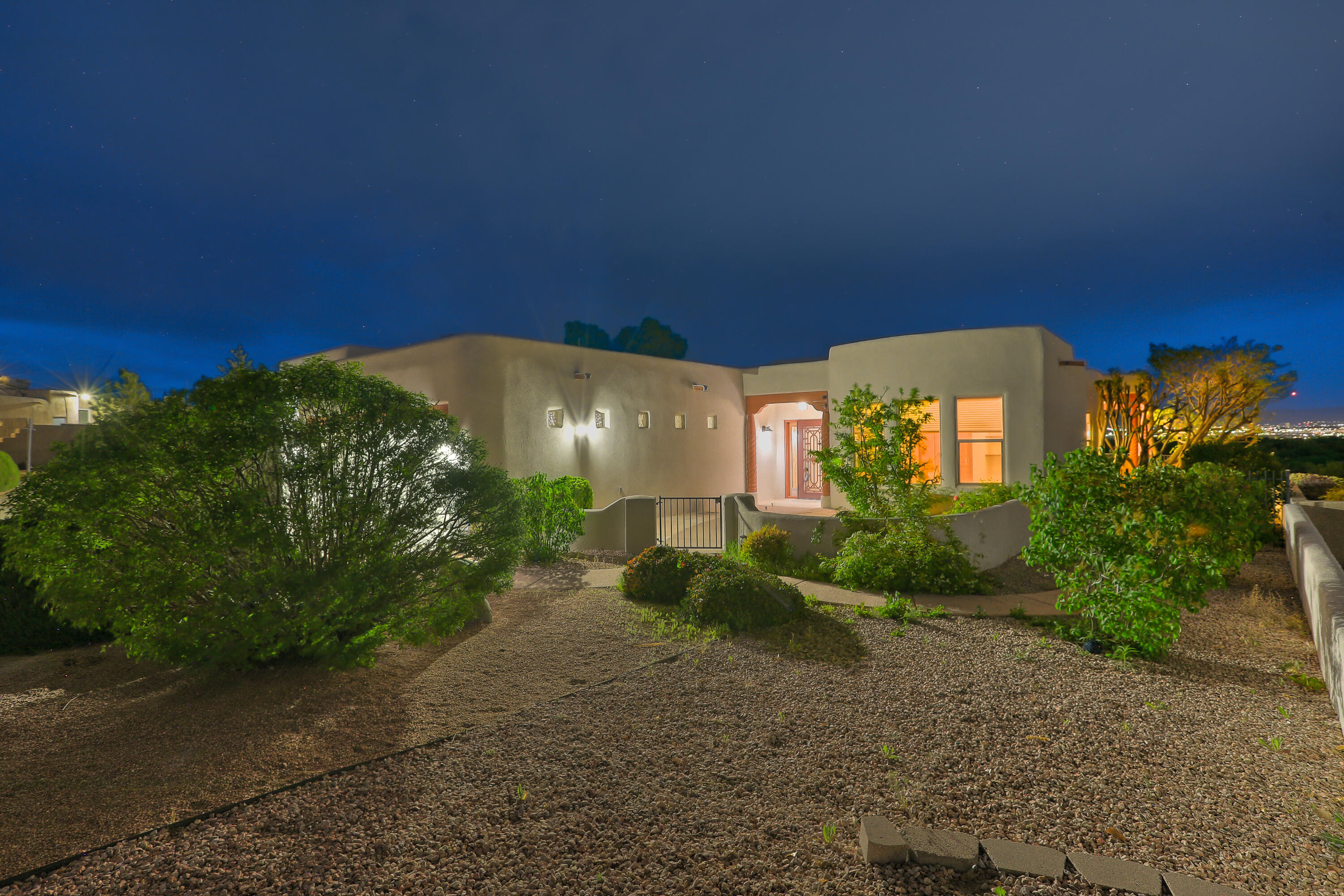 Photo 3 — 1824 Calle Del Vista Road NW