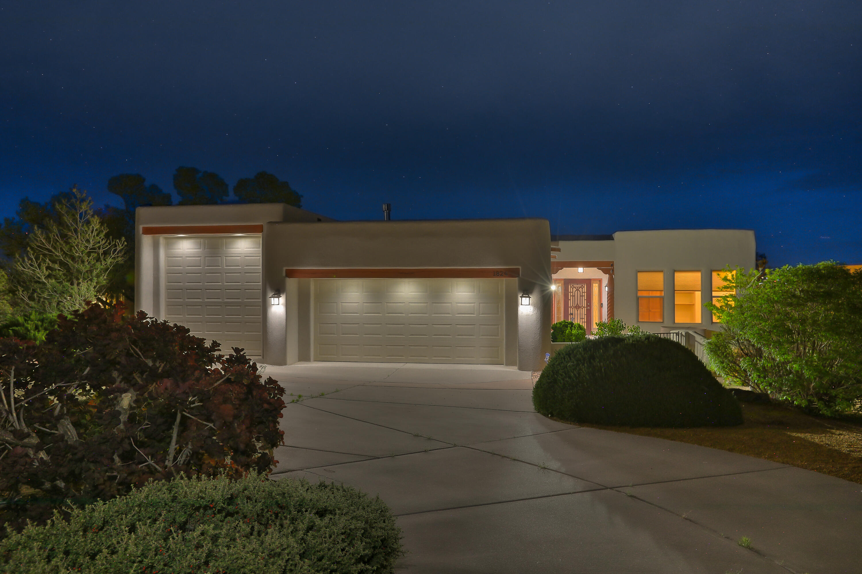 Photo 2 — 1824 Calle Del Vista Road NW