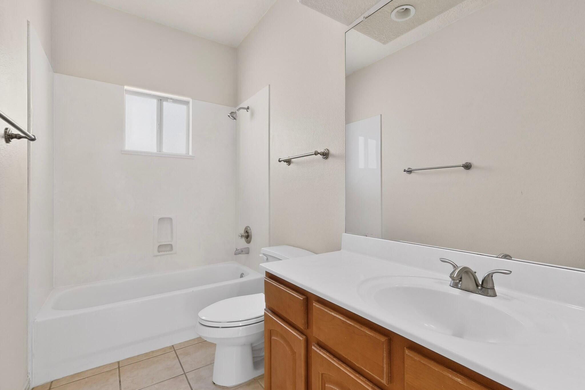 Photo 12 — 5002 Mirador Drive NW
