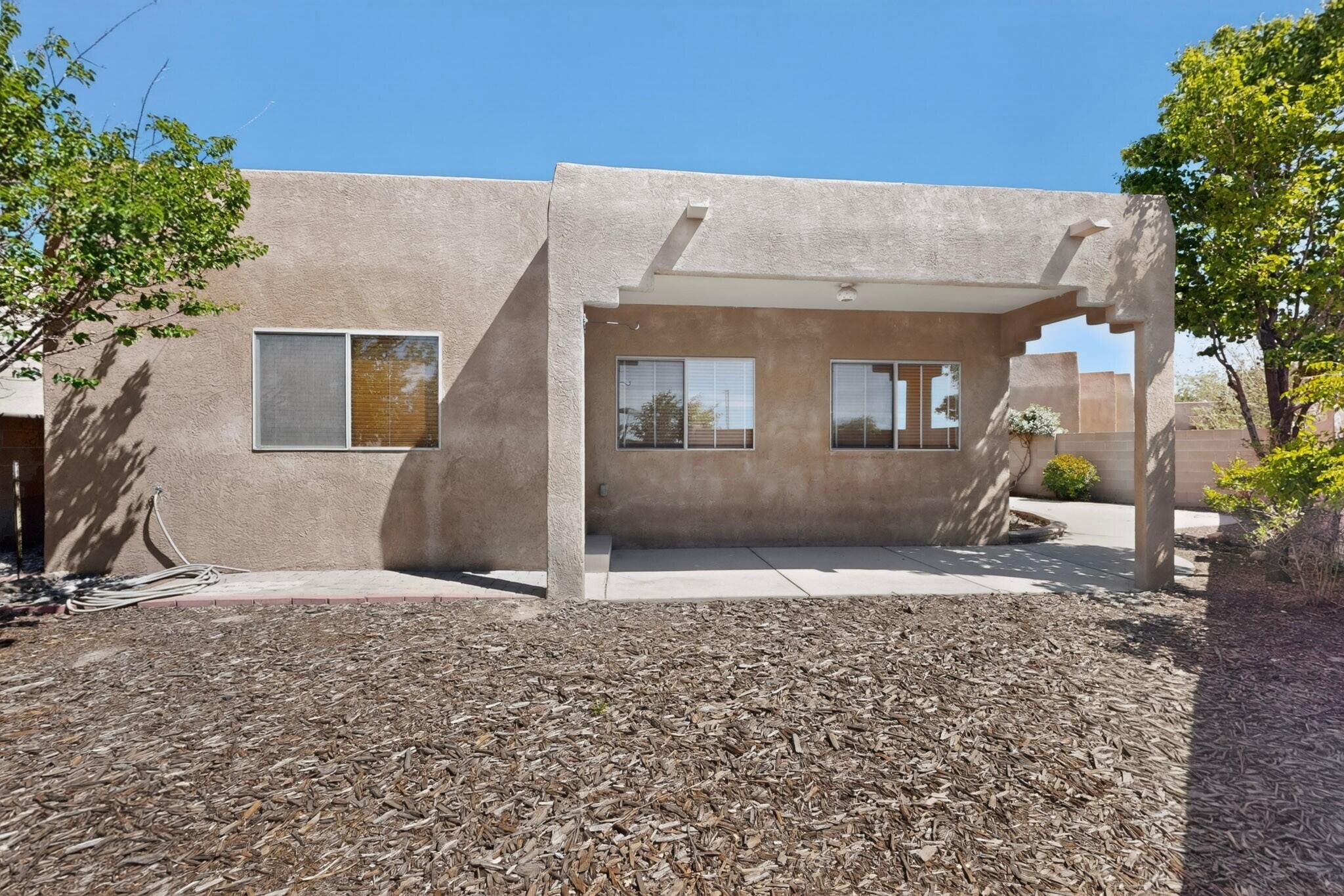 Photo 7 — 5002 Mirador Drive NW