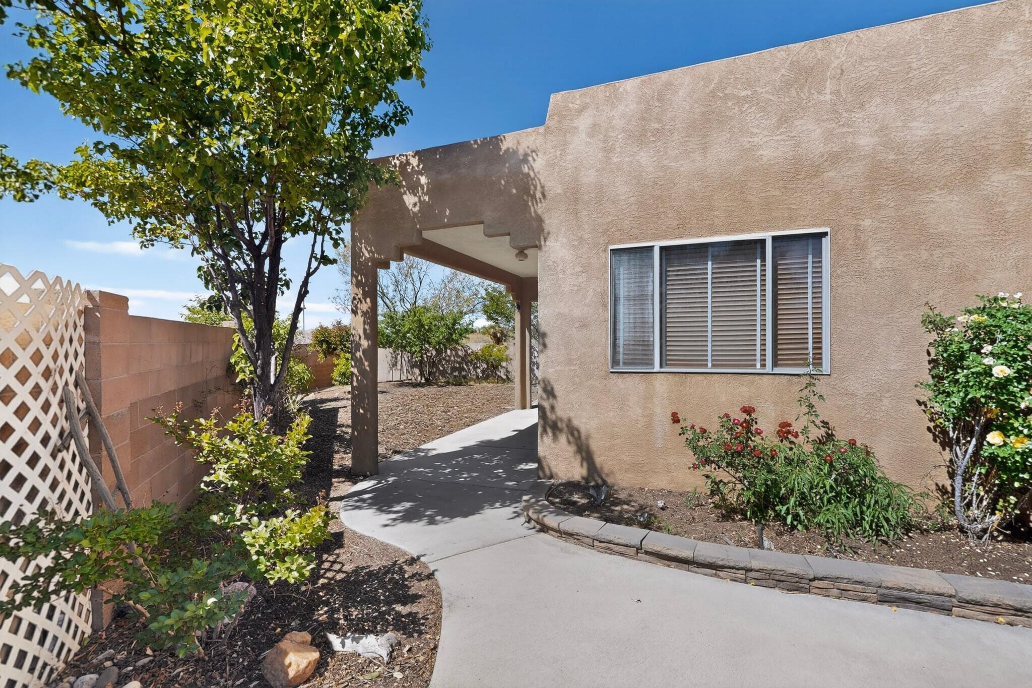 Photo 5 — 5002 Mirador Drive NW