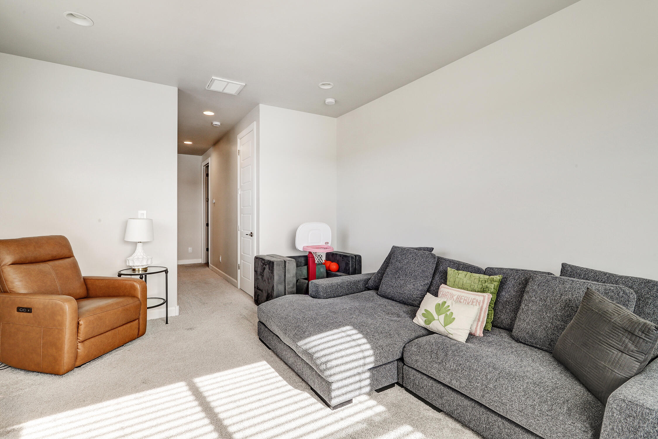 Photo 9 — 3208 Baxter Street SE