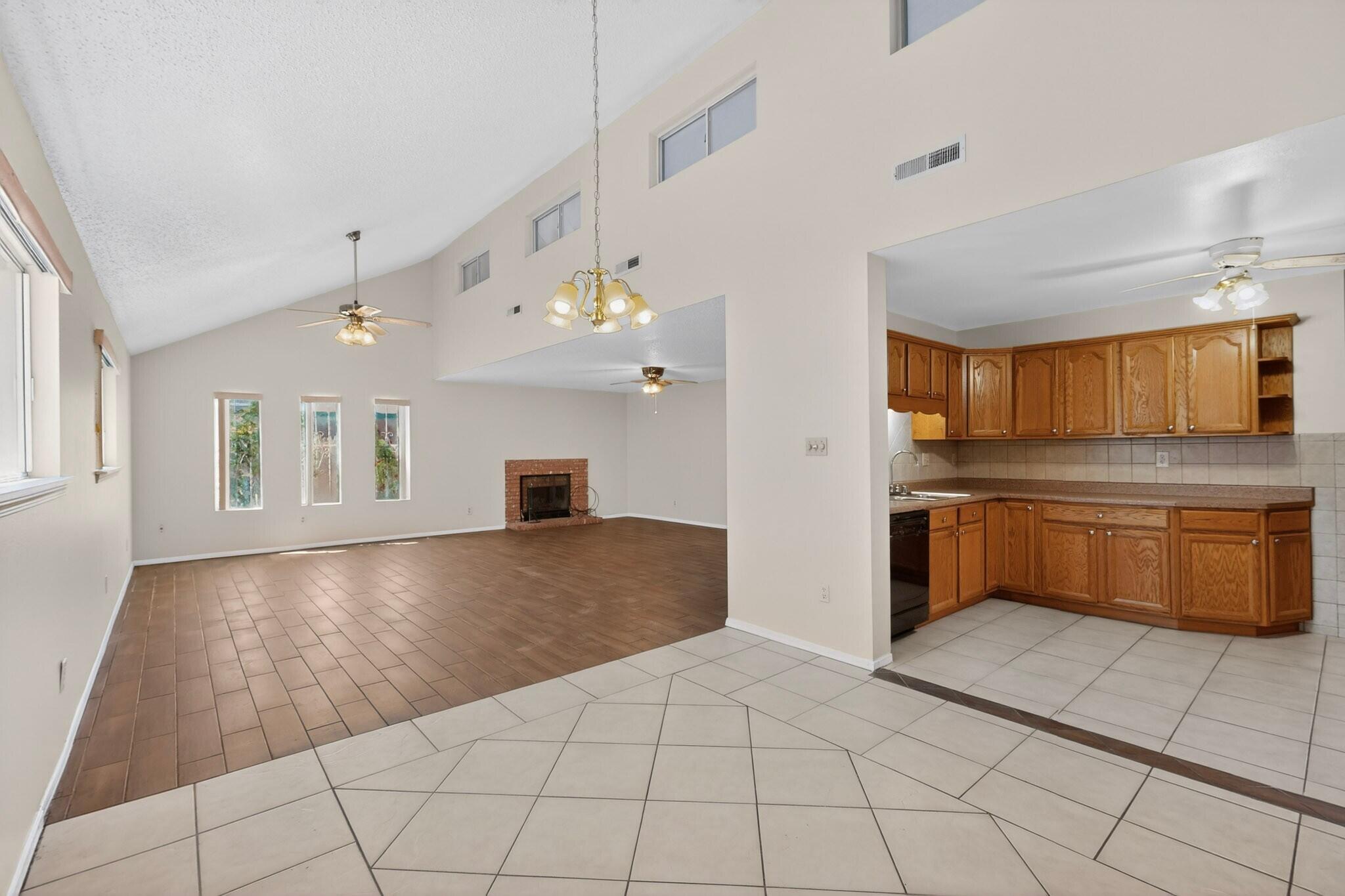 Photo 14 — 11912 Allison Court NE