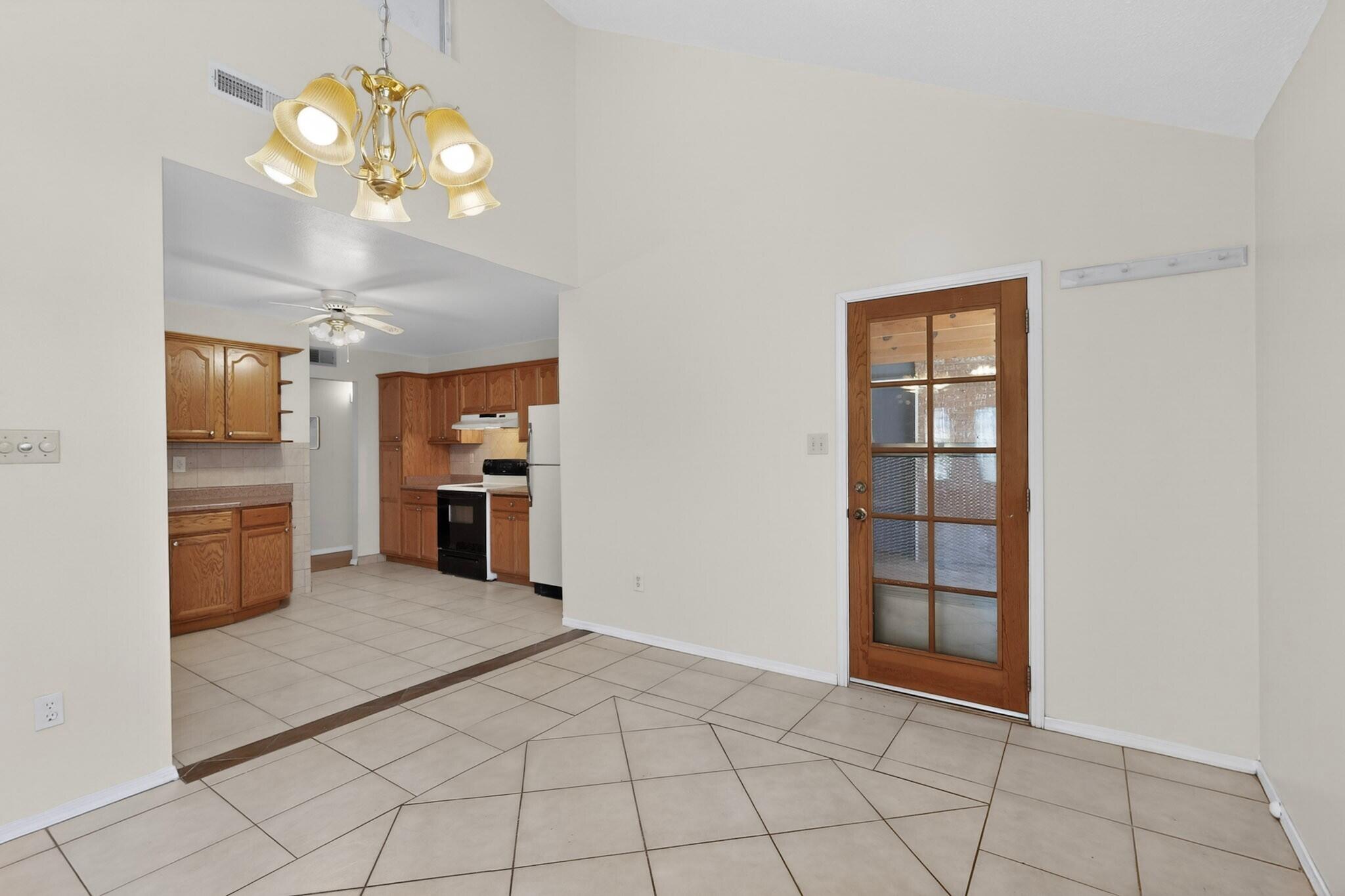 Photo 15 — 11912 Allison Court NE