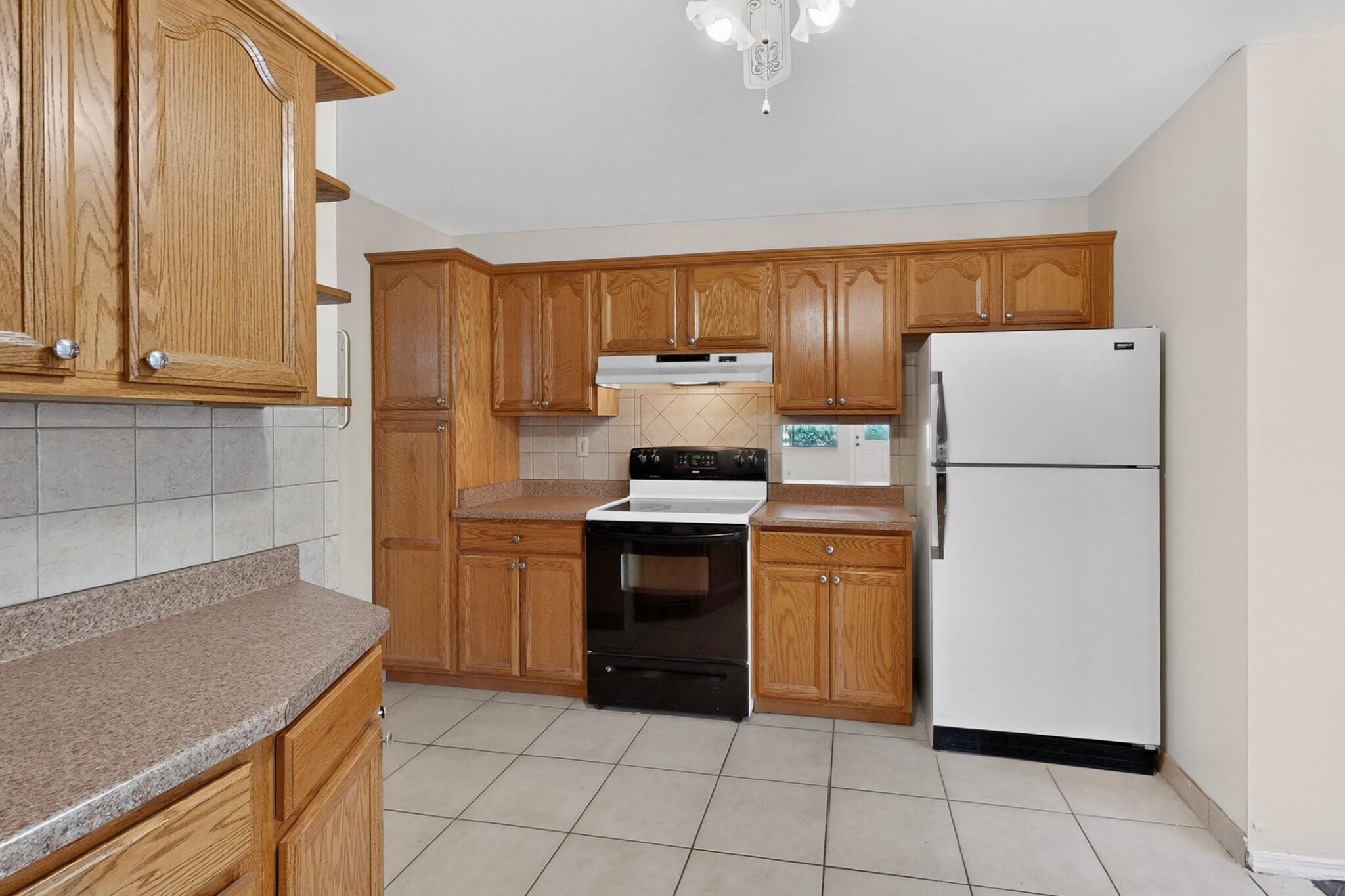 Photo 19 — 11912 Allison Court NE