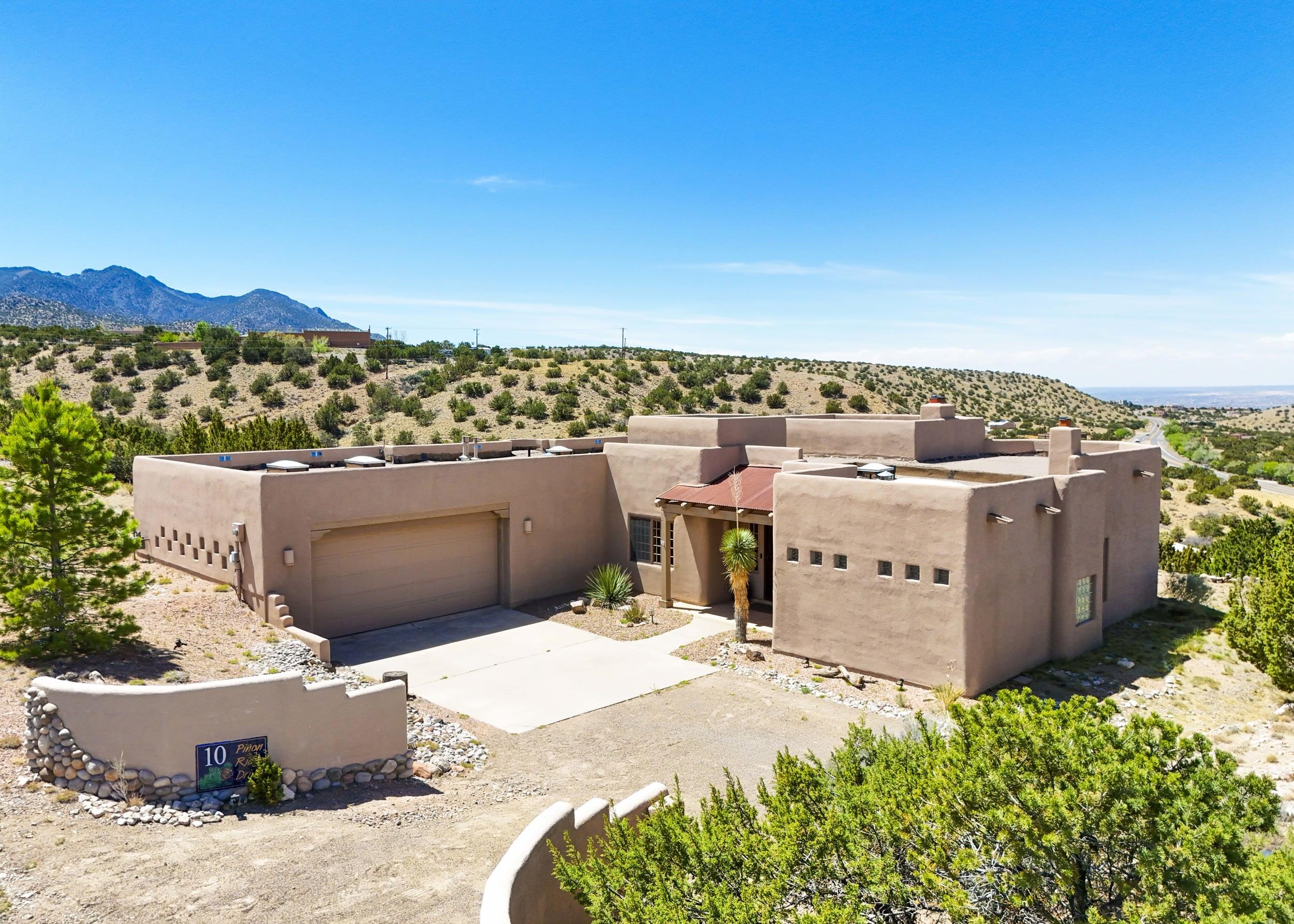 10 PINON RIDGE DR
