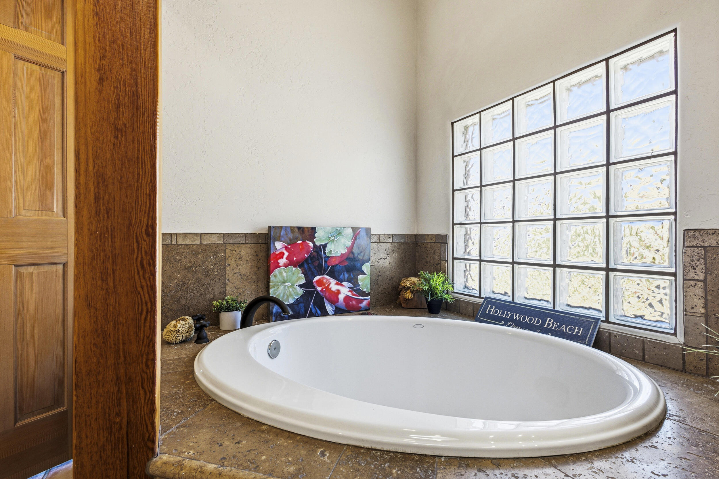 Photo 12 — 10 PINON RIDGE DR