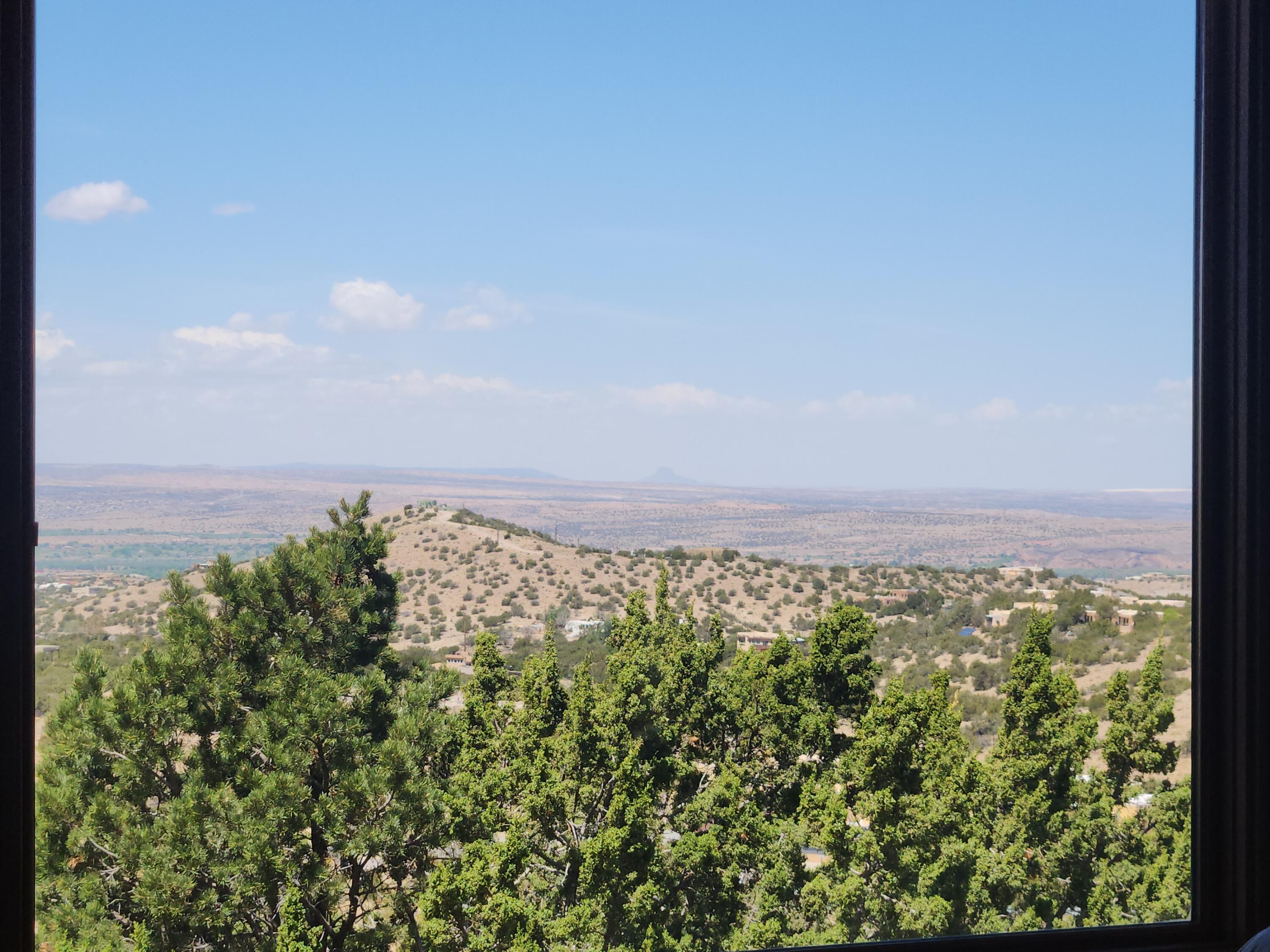 Photo 17 — 10 PINON RIDGE DR