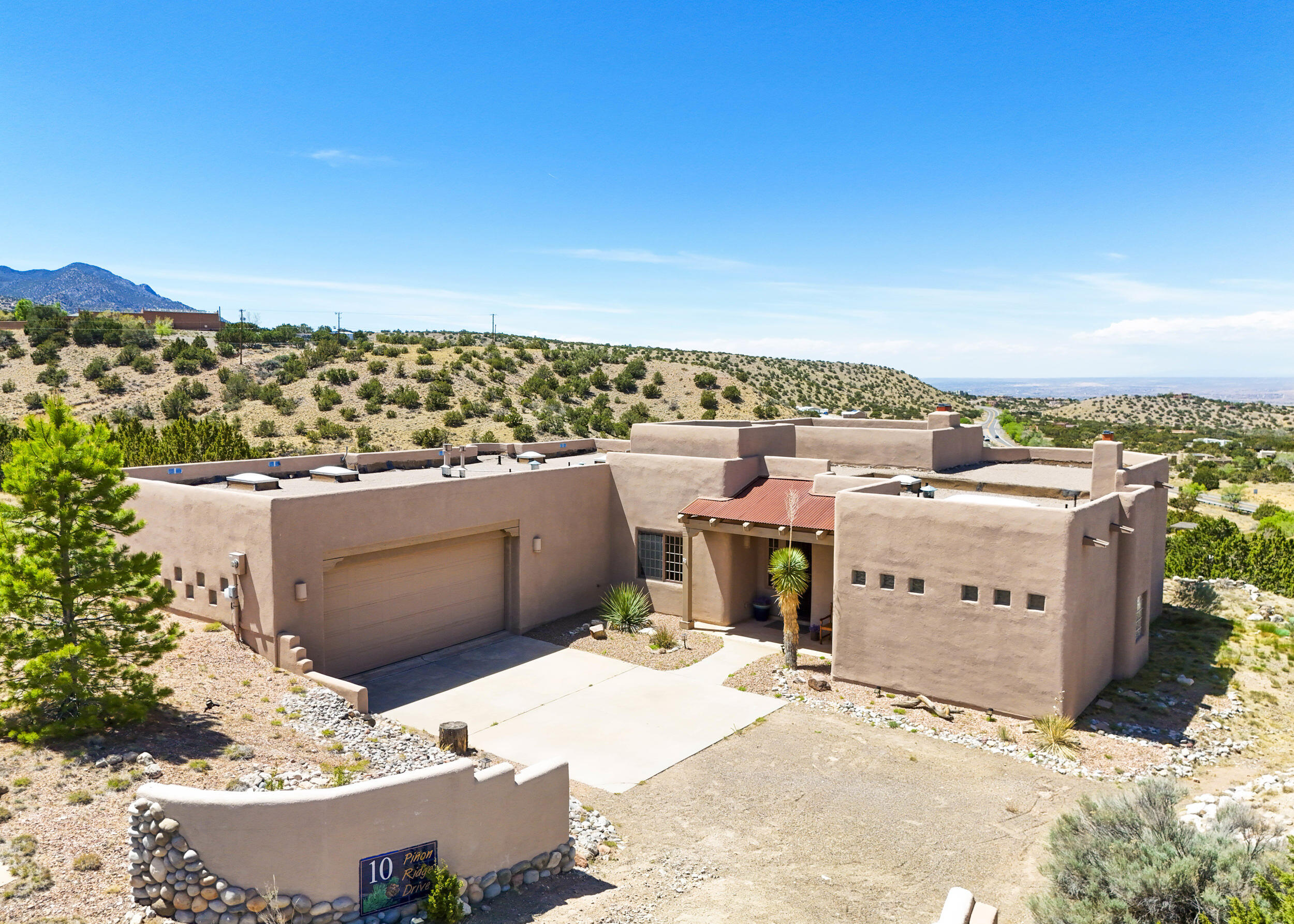 Photo 10 — 10 PINON RIDGE DR