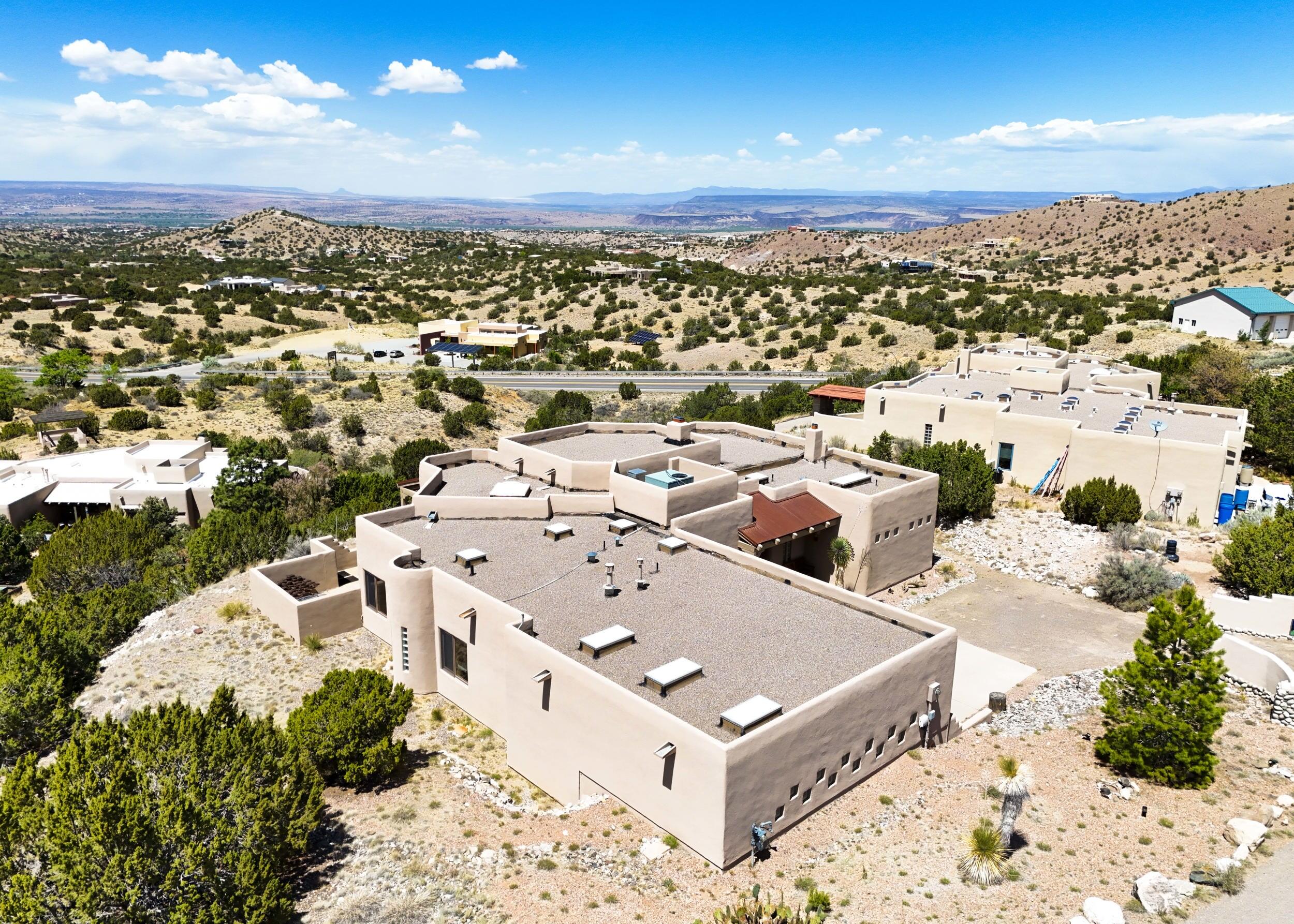 Photo 5 — 10 PINON RIDGE DR