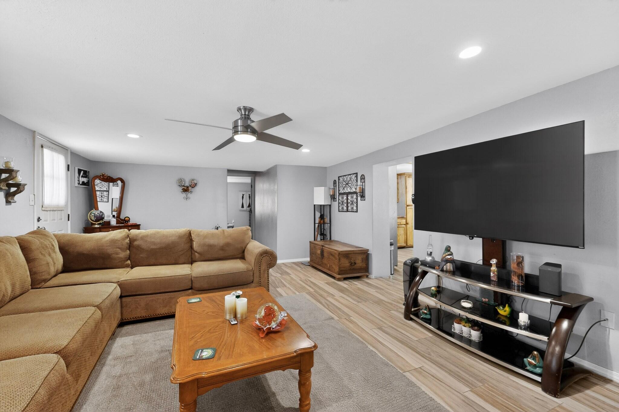 Photo 2 — 308 Dolores Drive NW
