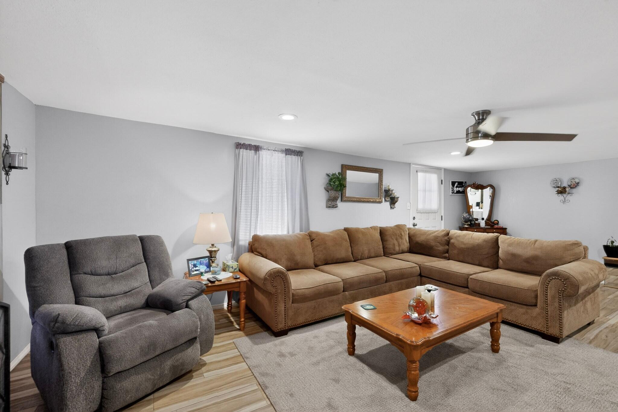 Photo 11 — 308 Dolores Drive NW