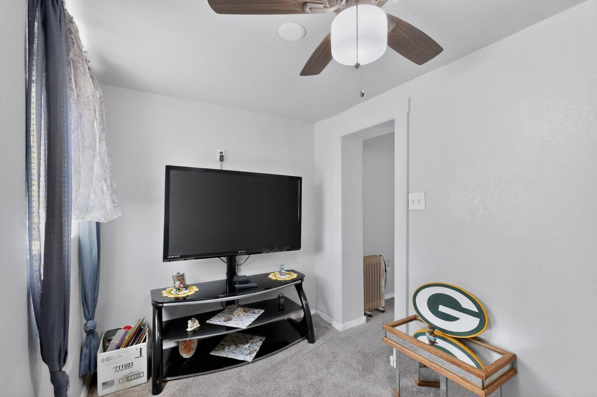 Photo 12 — 308 Dolores Drive NW