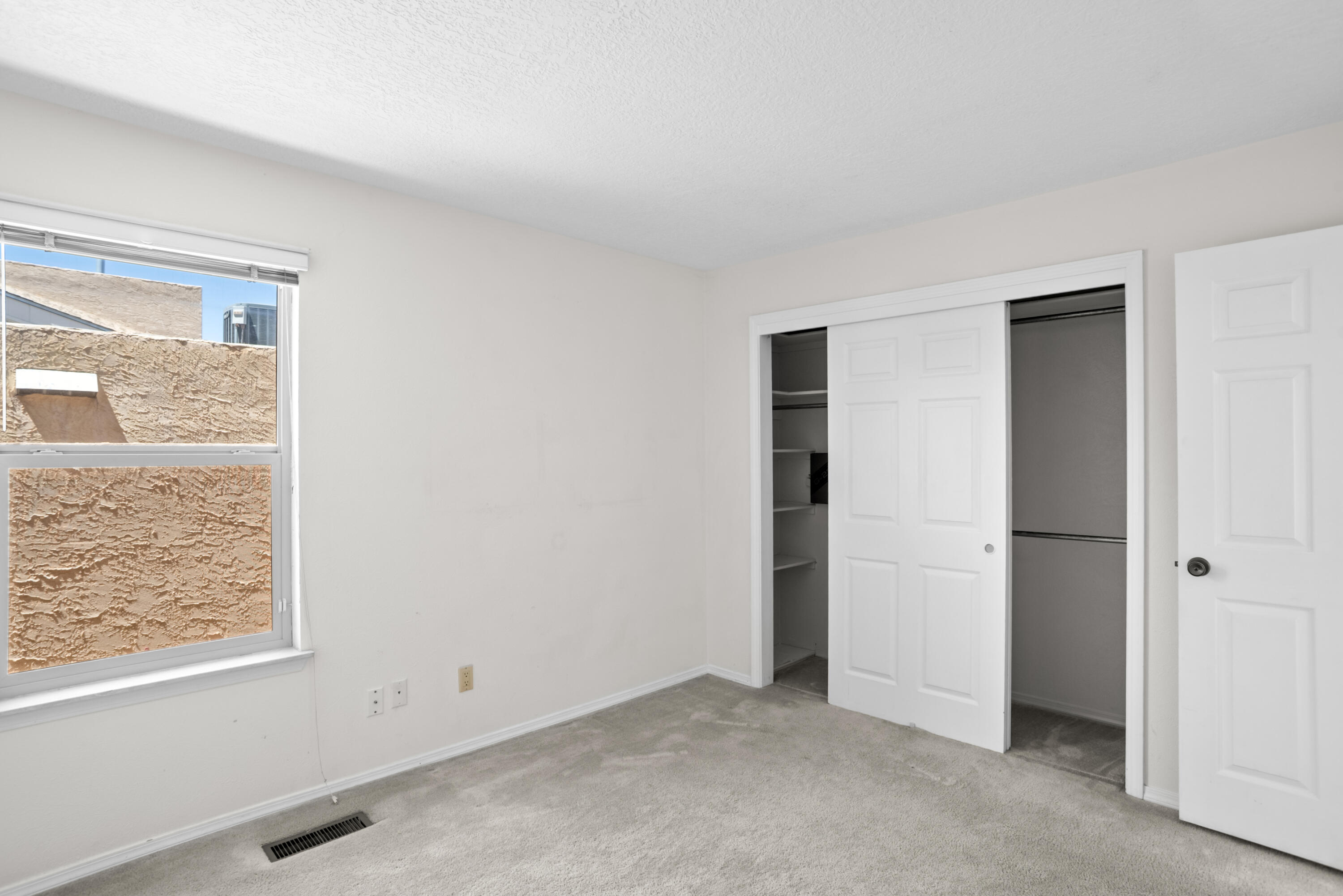 Photo 11 — 9520 Bent Road NE