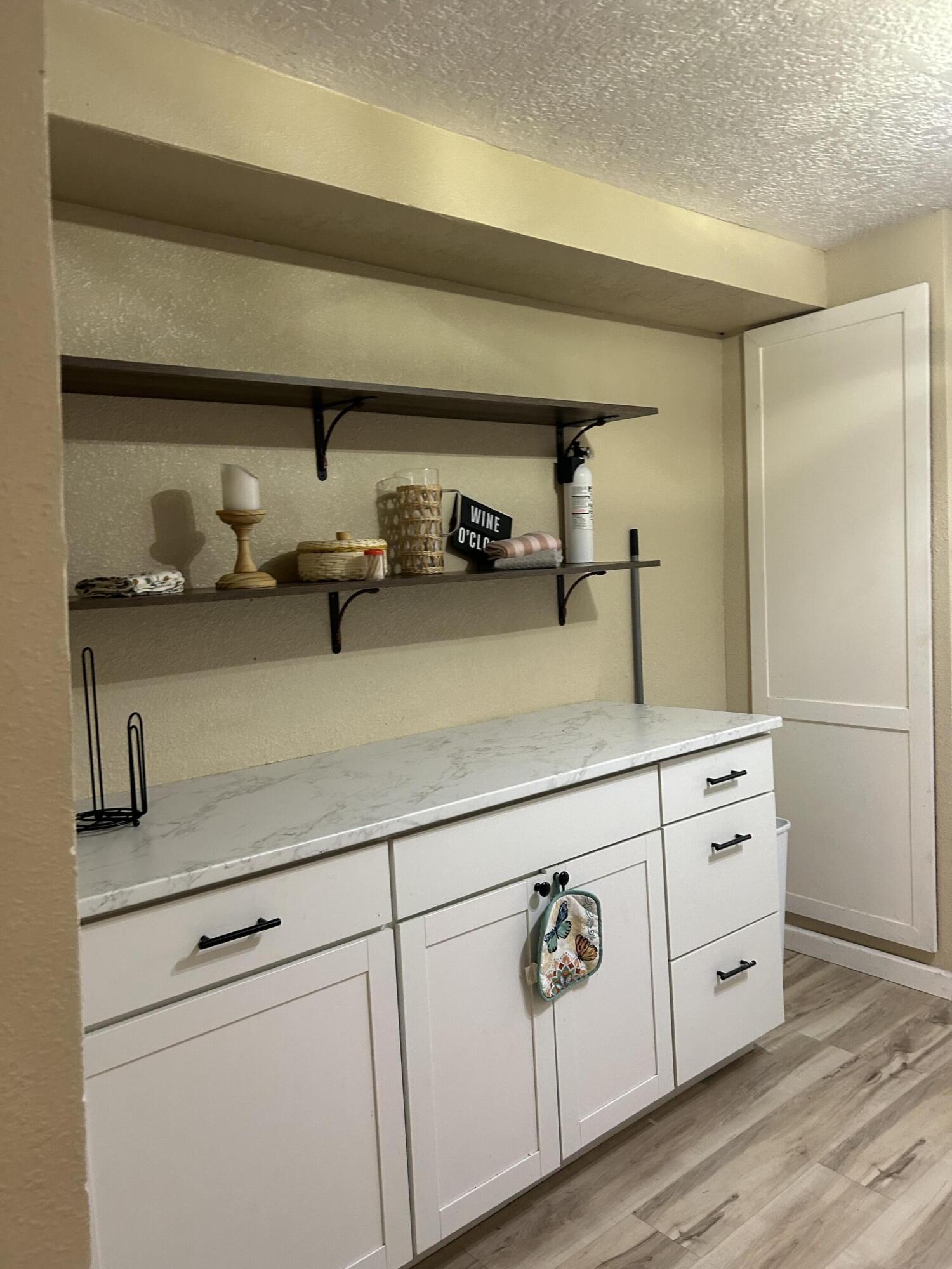 Photo 2 — 709 Cromwell Avenue SW