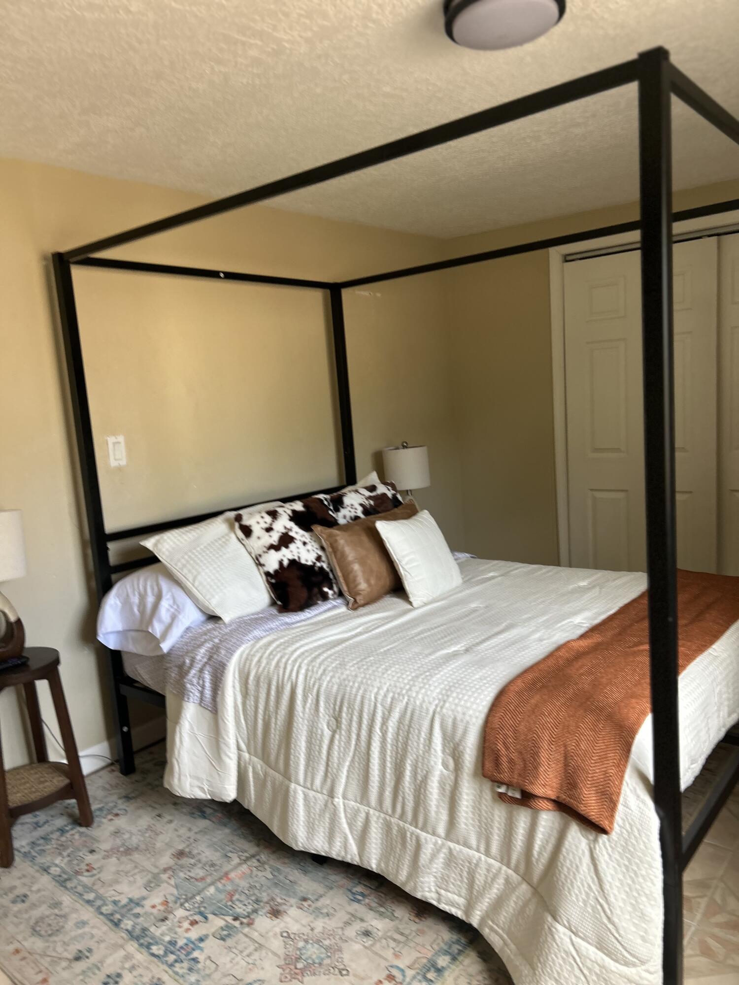 Photo 10 — 709 Cromwell Avenue SW