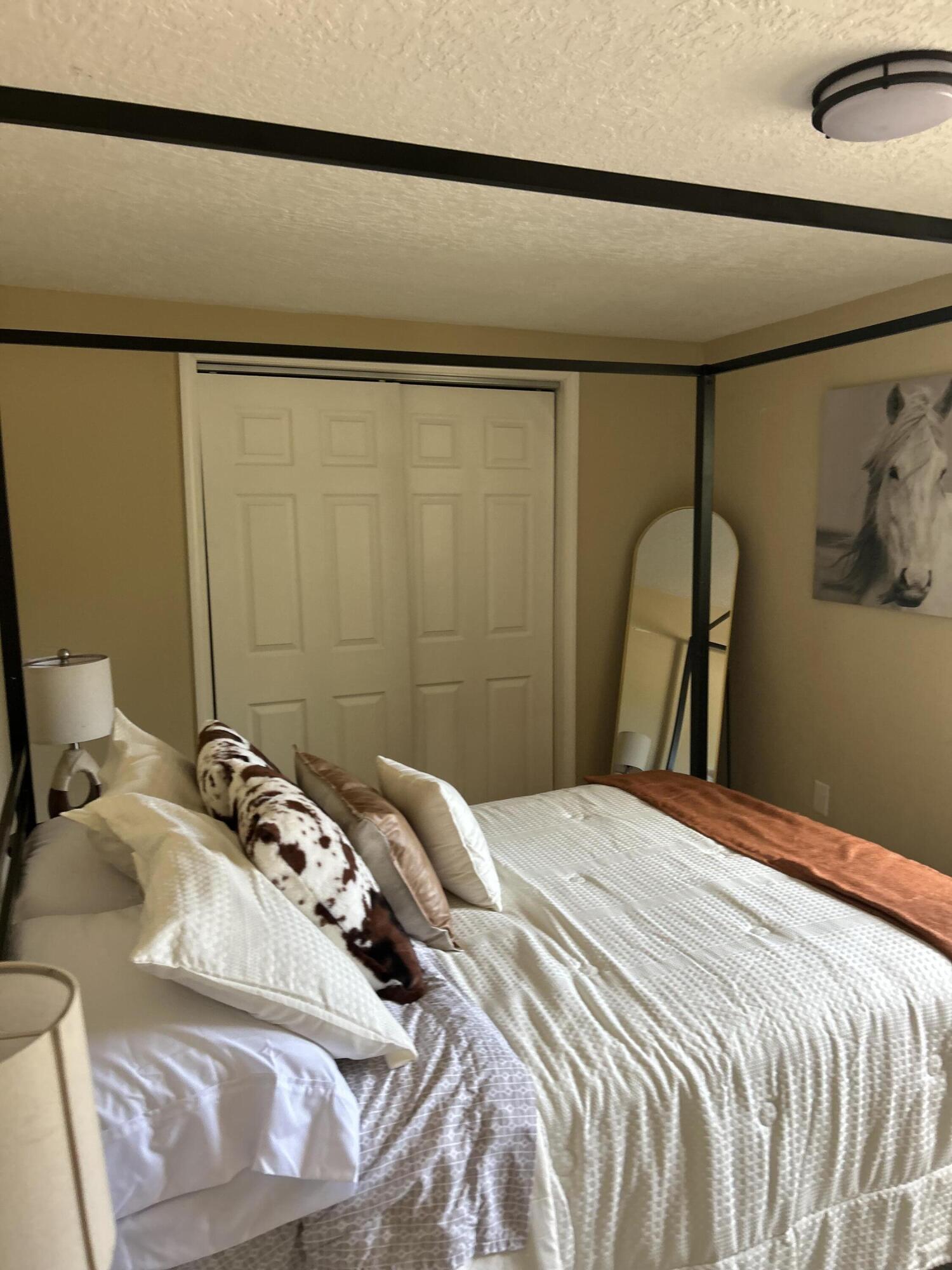 Photo 11 — 709 Cromwell Avenue SW