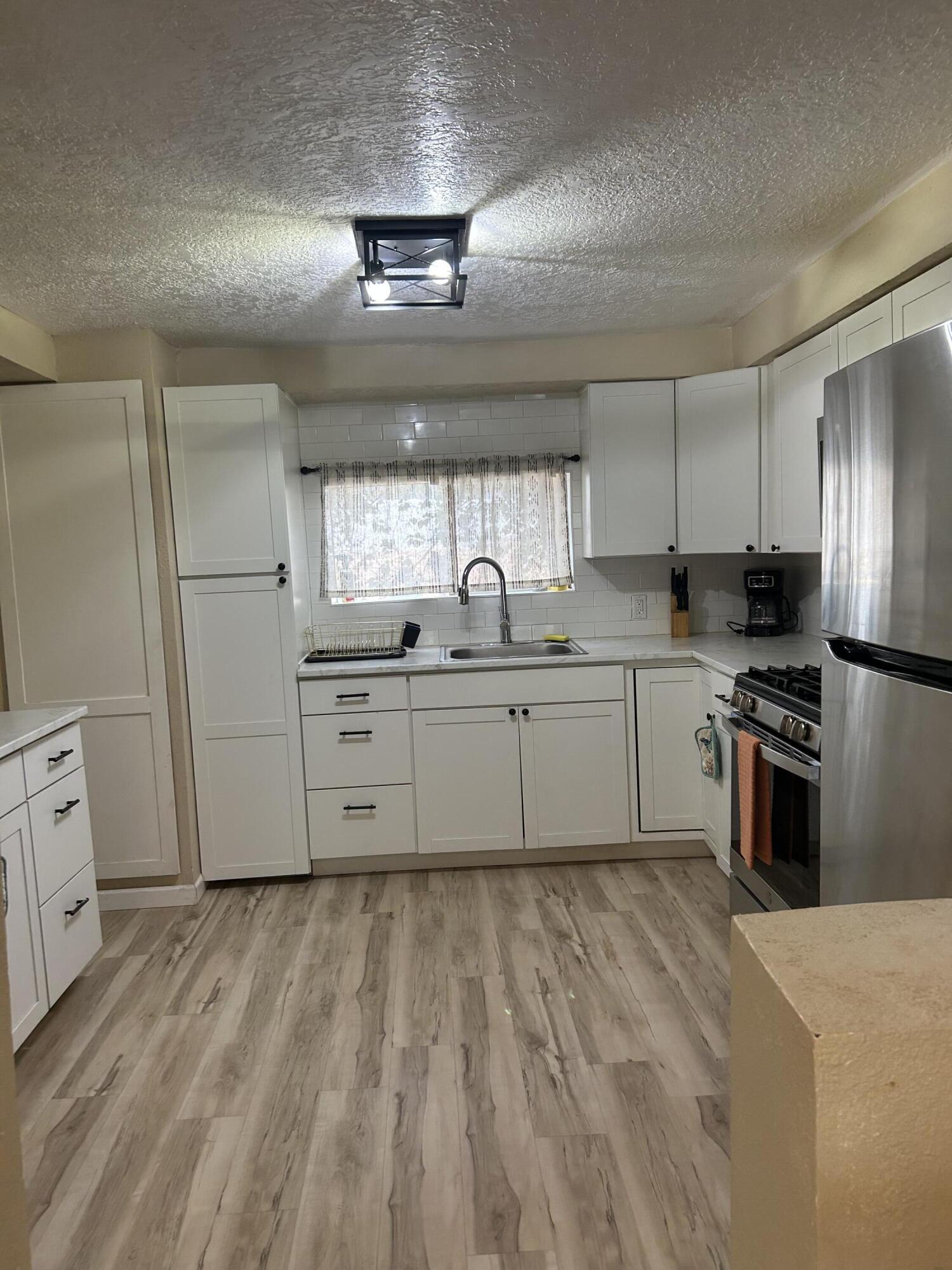 Photo 18 — 709 Cromwell Avenue SW
