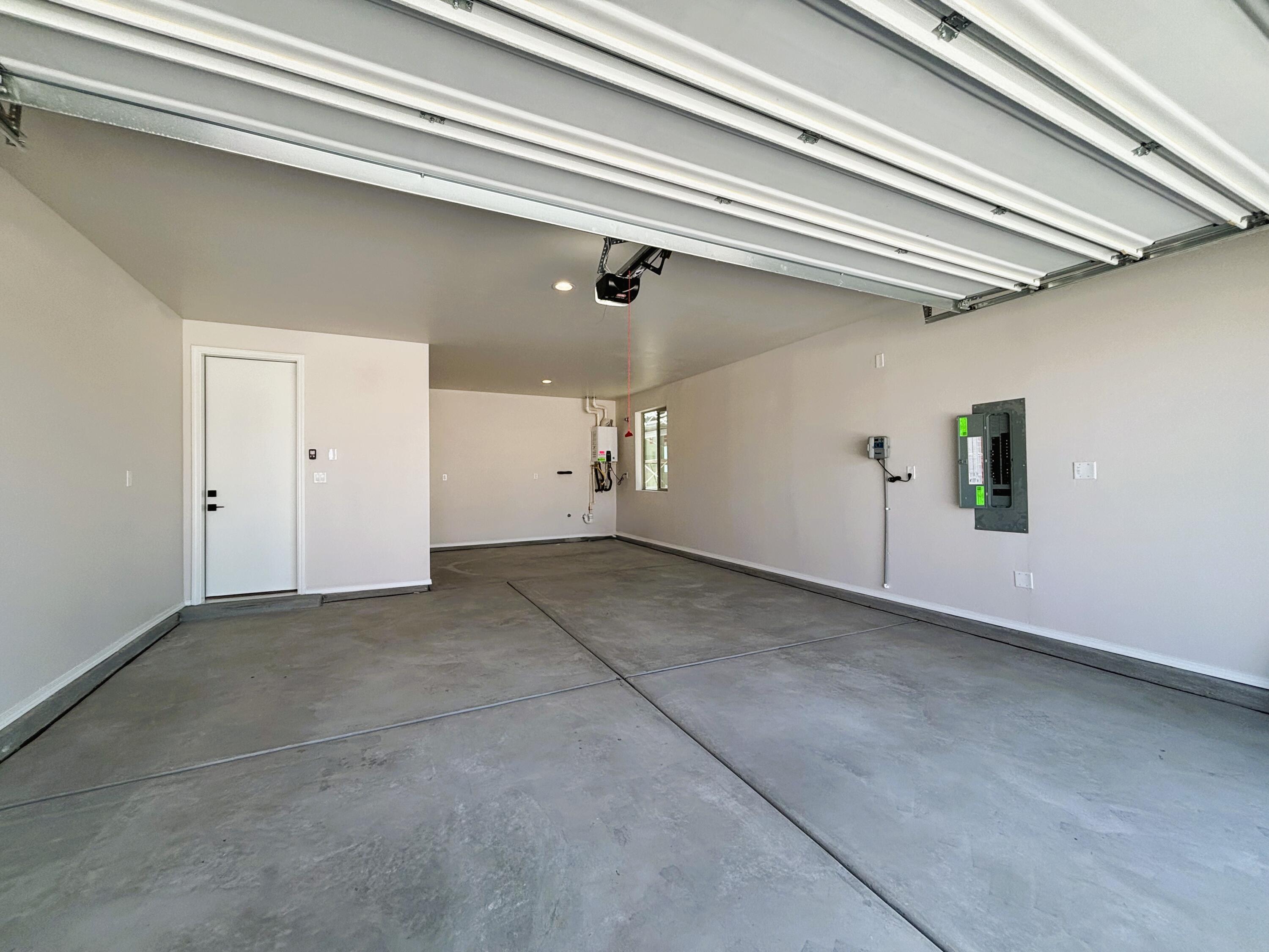 Photo 9 — 6017 Gilpin Drive SE