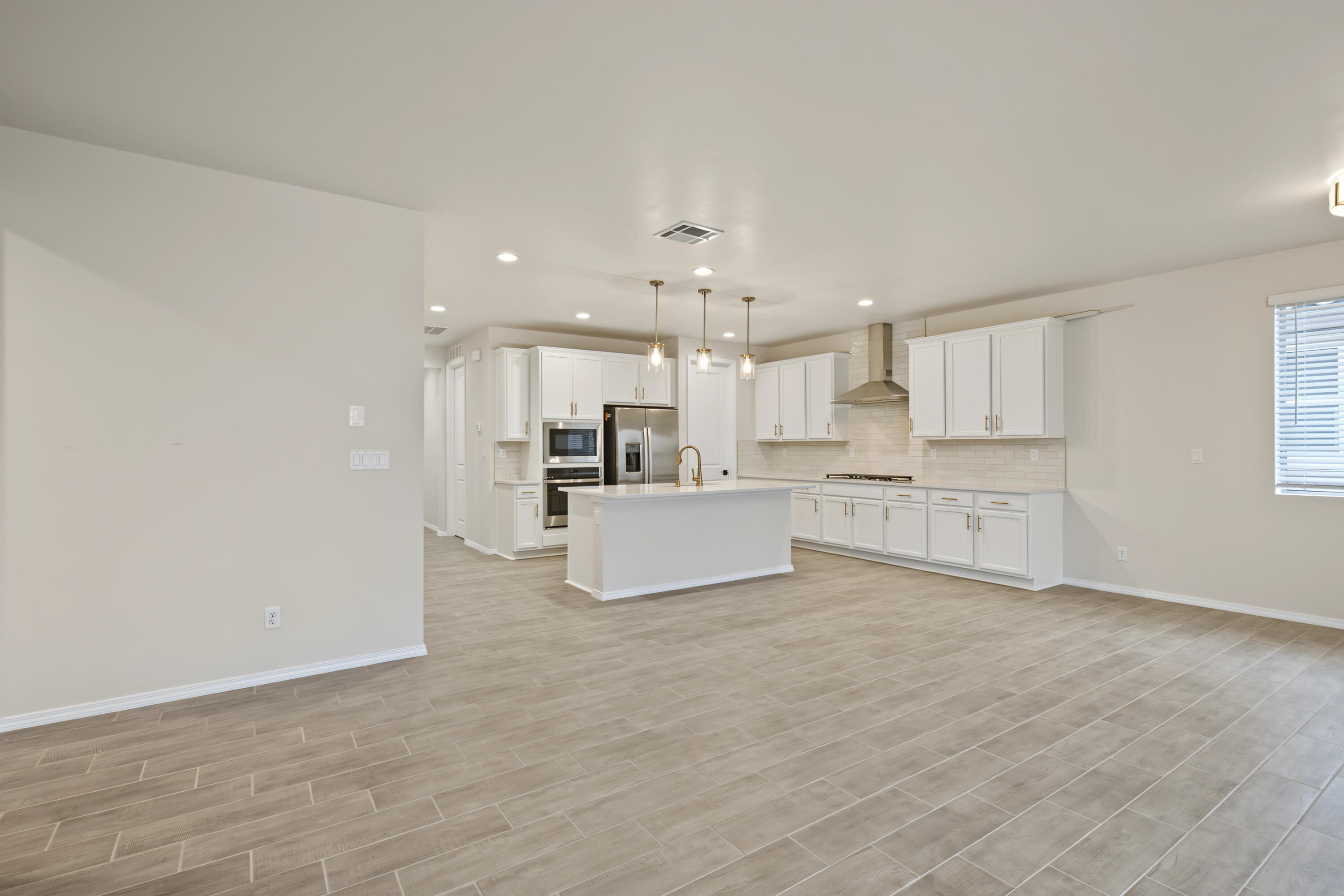 Photo 11 — 6017 Gilpin Drive SE