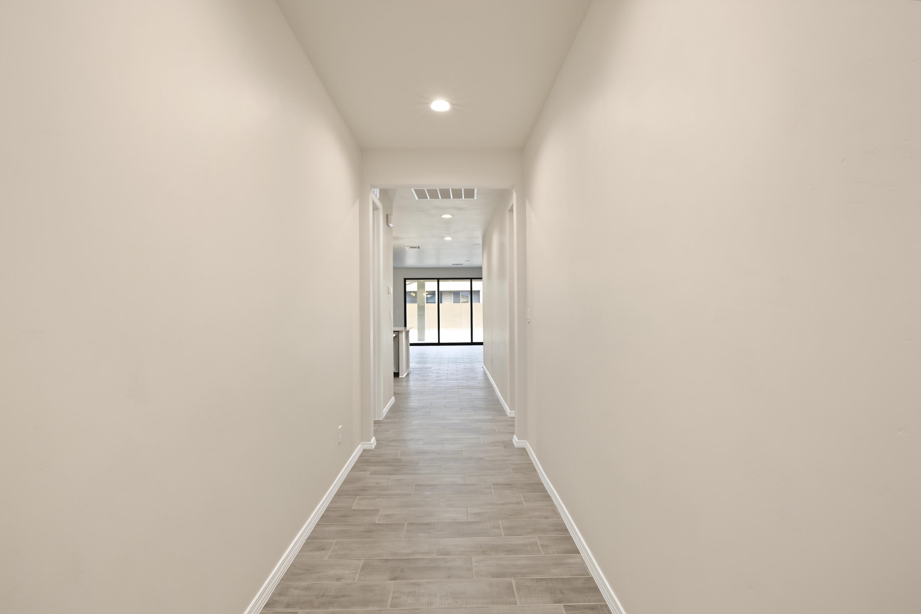 Photo 16 — 6017 Gilpin Drive SE