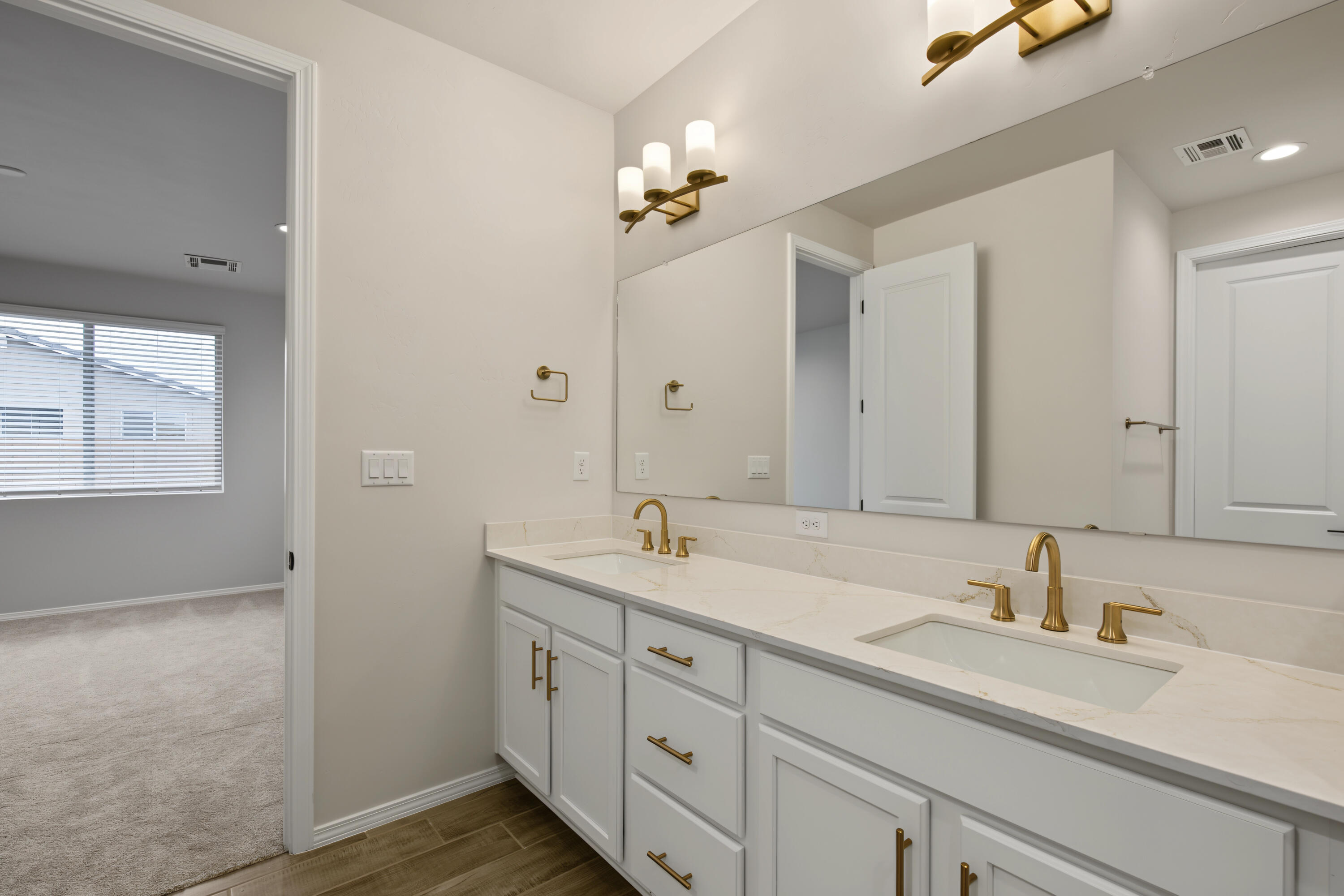 Photo 19 — 6017 Gilpin Drive SE