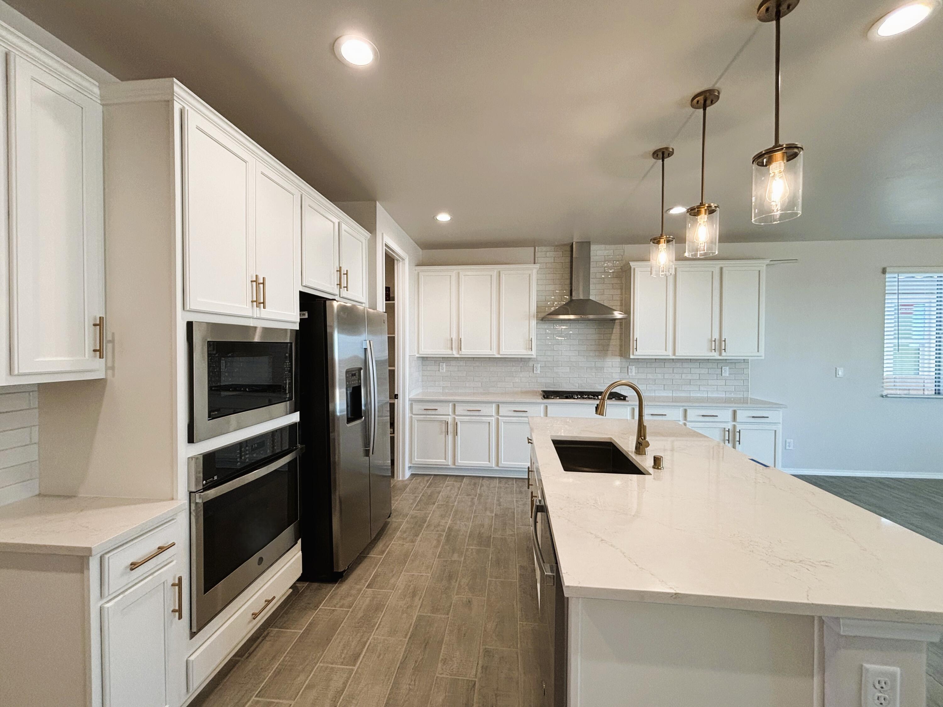 Photo 2 — 6017 Gilpin Drive SE