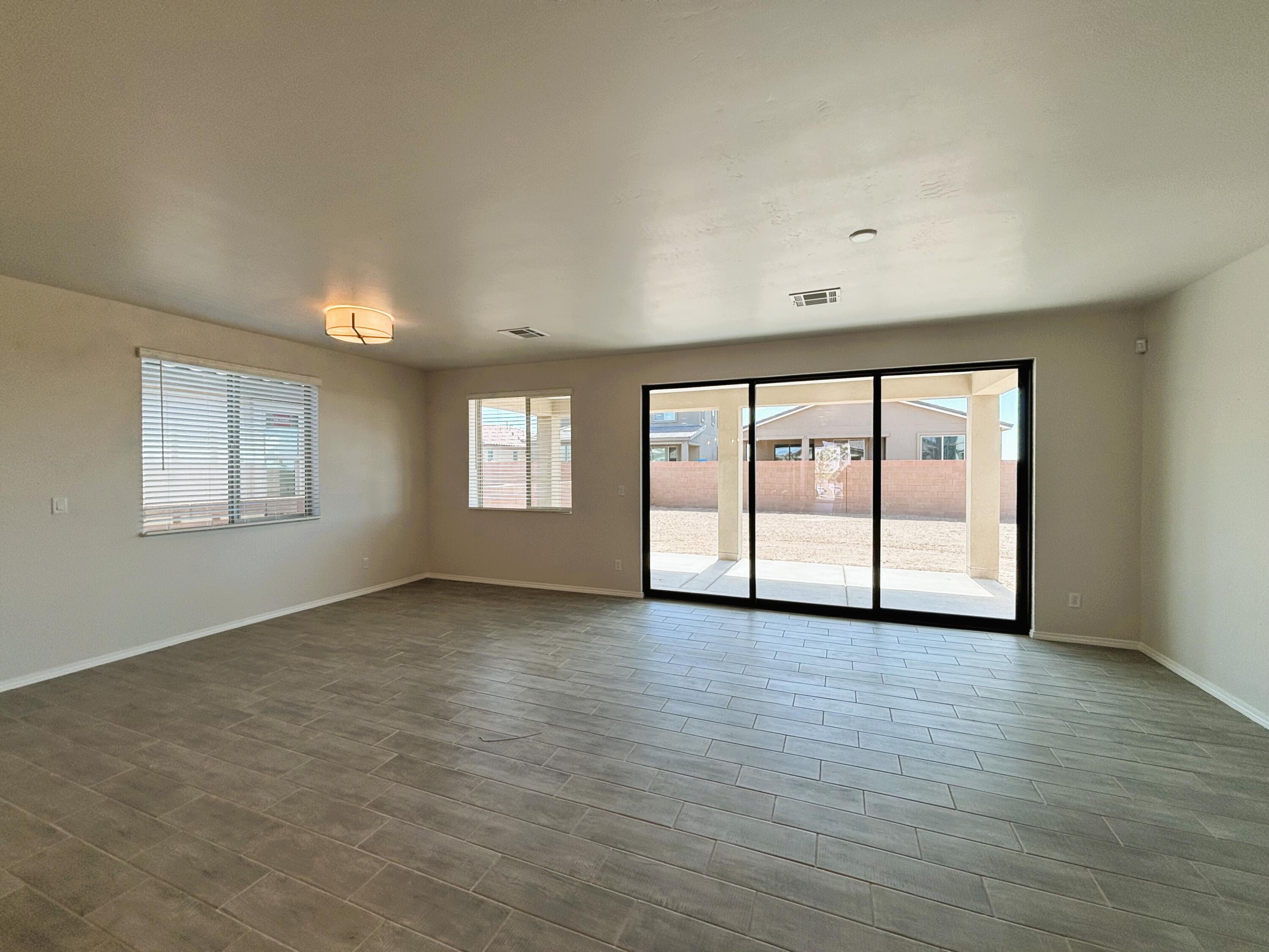 Photo 4 — 6017 Gilpin Drive SE