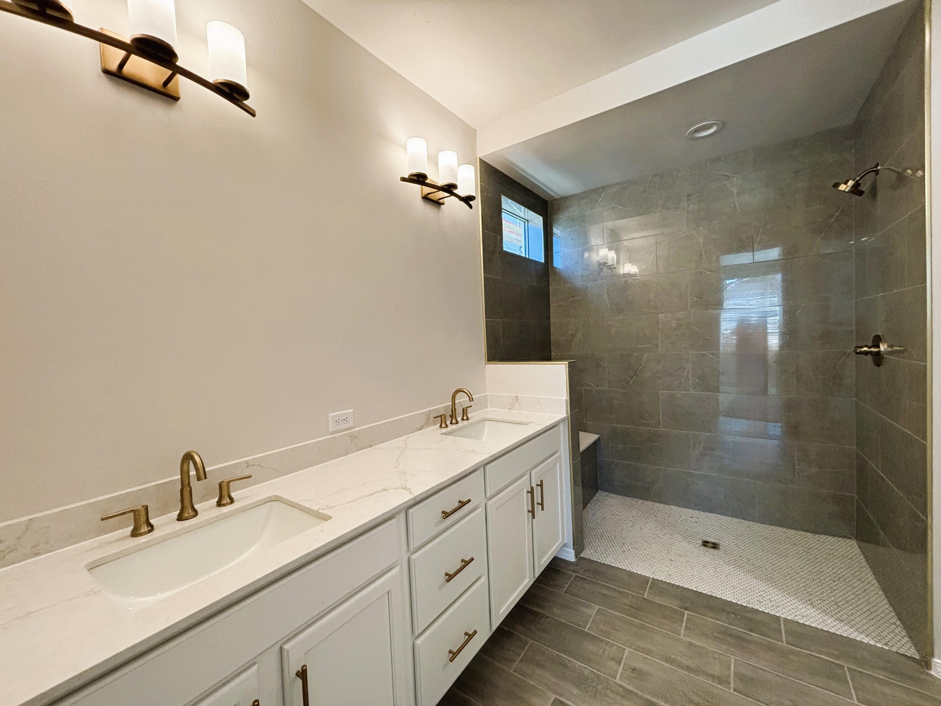 Photo 7 — 6017 Gilpin Drive SE