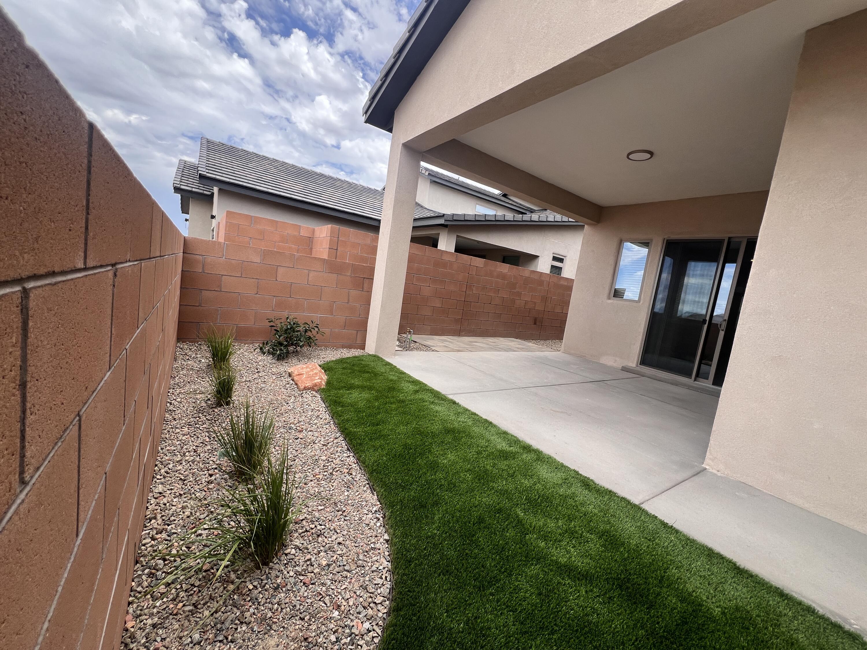 Photo 4 — 6037 Hardin Drive SE