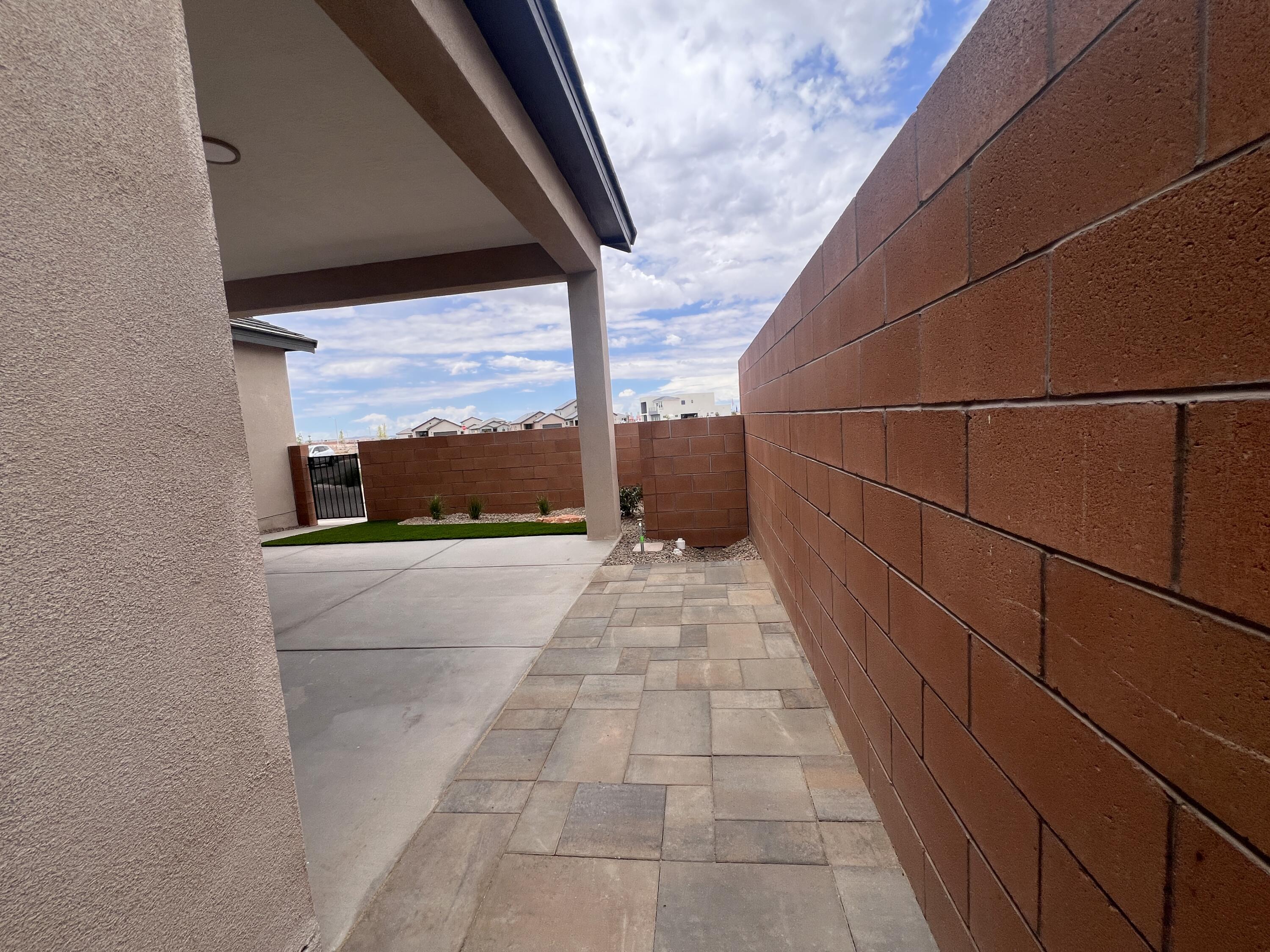 Photo 3 — 6037 Hardin Drive SE