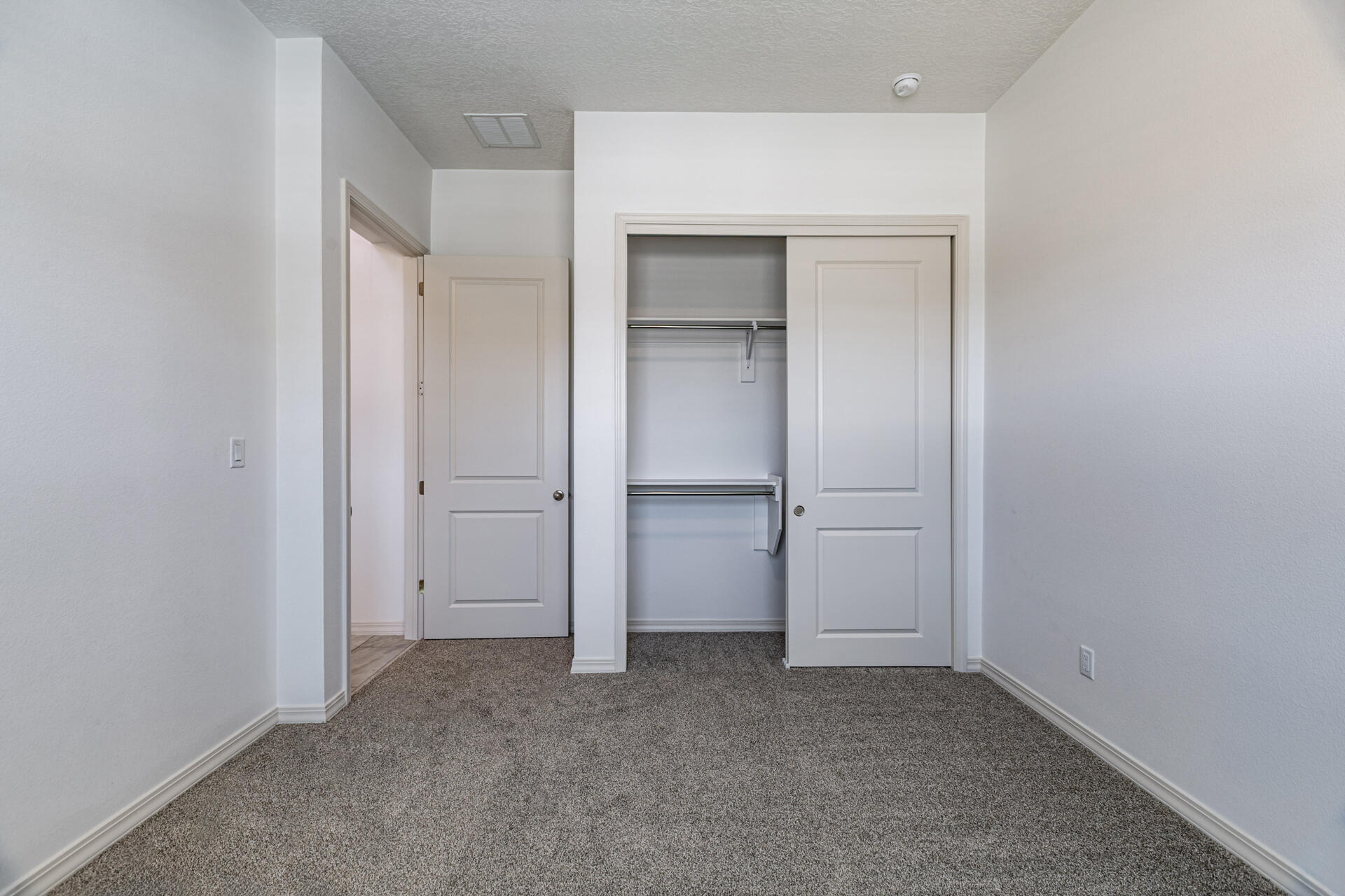 Photo 8 — 6037 Hardin Drive SE