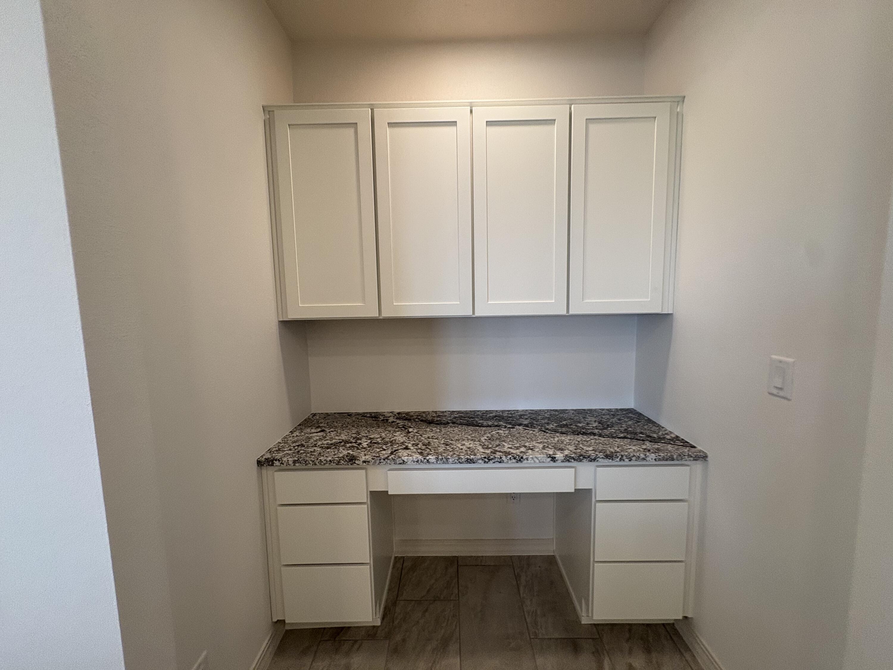 Photo 11 — 6037 Hardin Drive SE