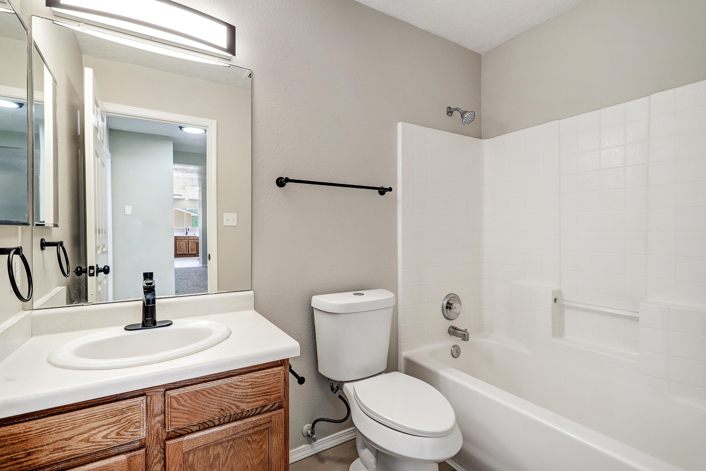 Photo 16 — 5041 27th Avenue NE