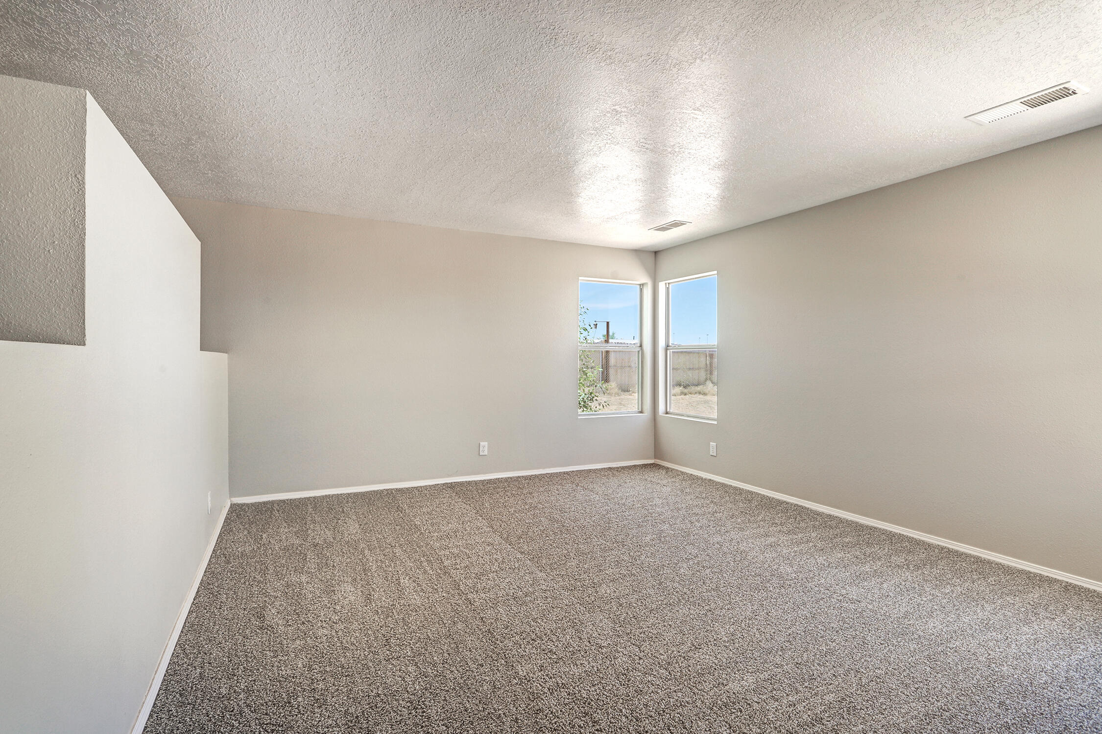 Photo 4 — 5041 27th Avenue NE