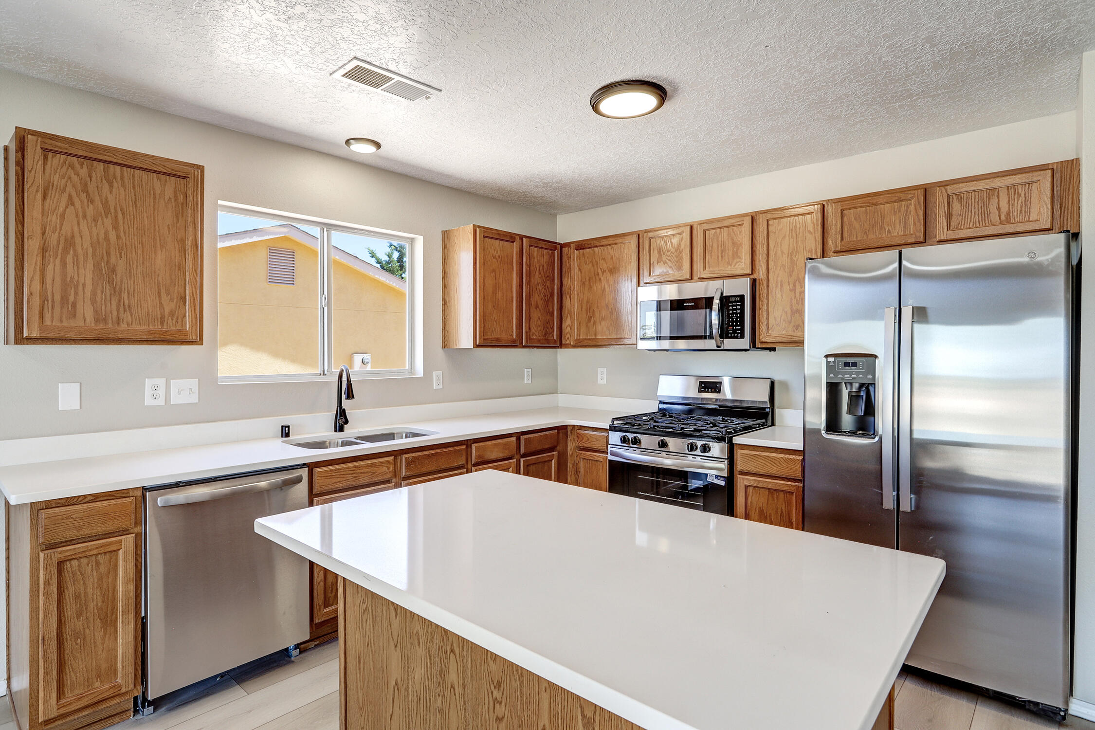 Photo 8 — 5041 27th Avenue NE