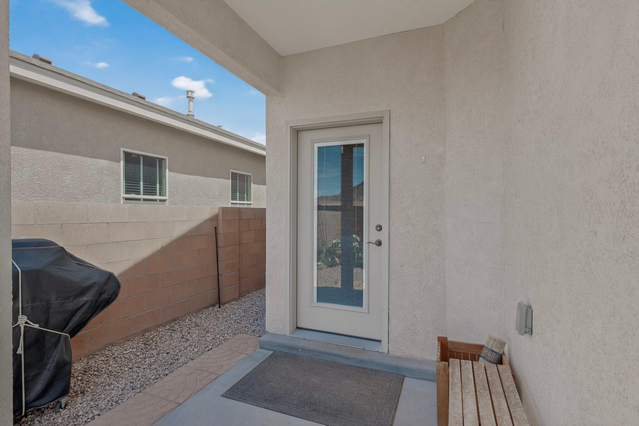 Photo 4 — 900 Firewheel Loop SW