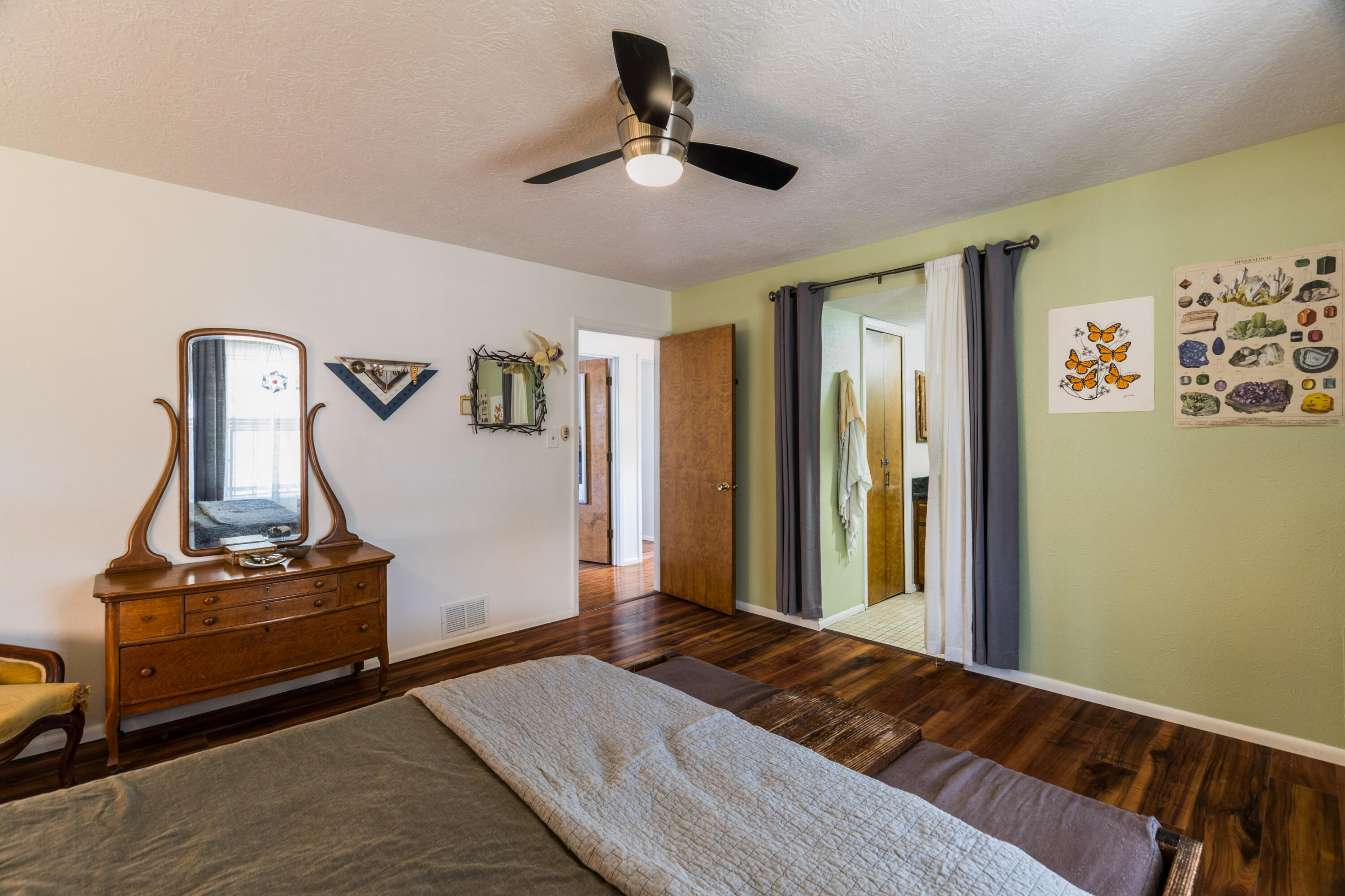 Photo 17 — 2812 Beach Road NW