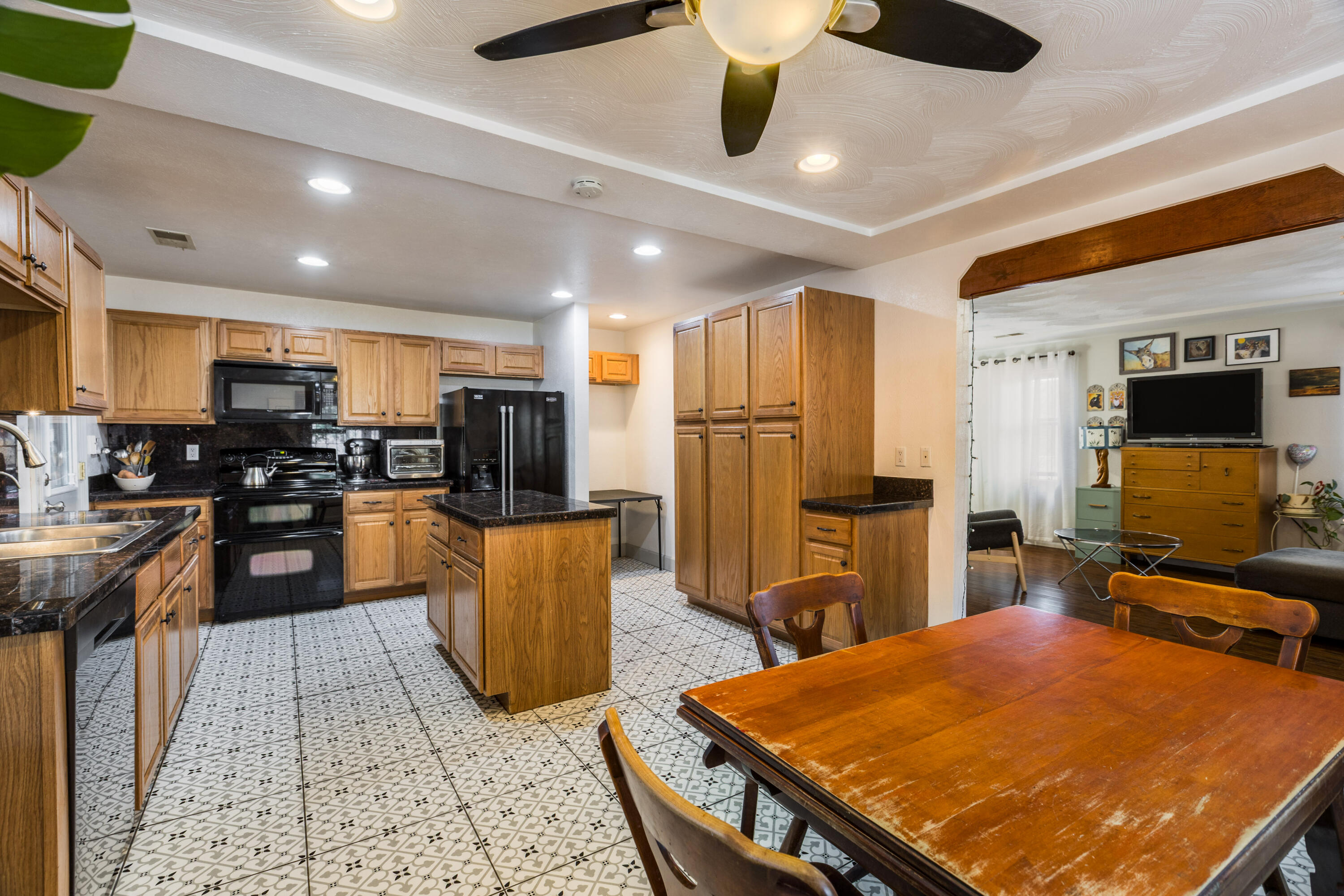 Photo 13 — 2812 Beach Road NW