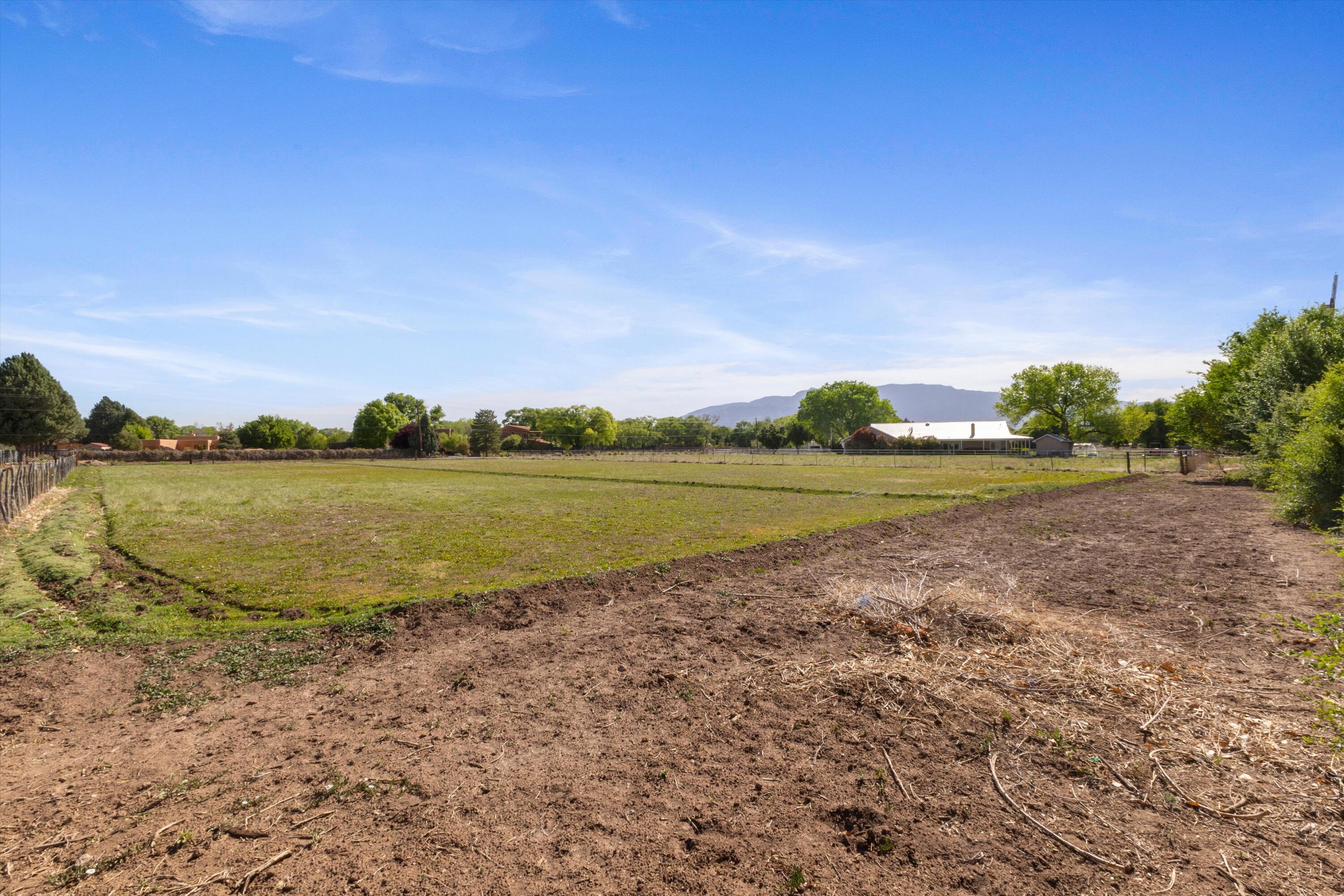 525 Coronado Road, Corrales, NM 87048