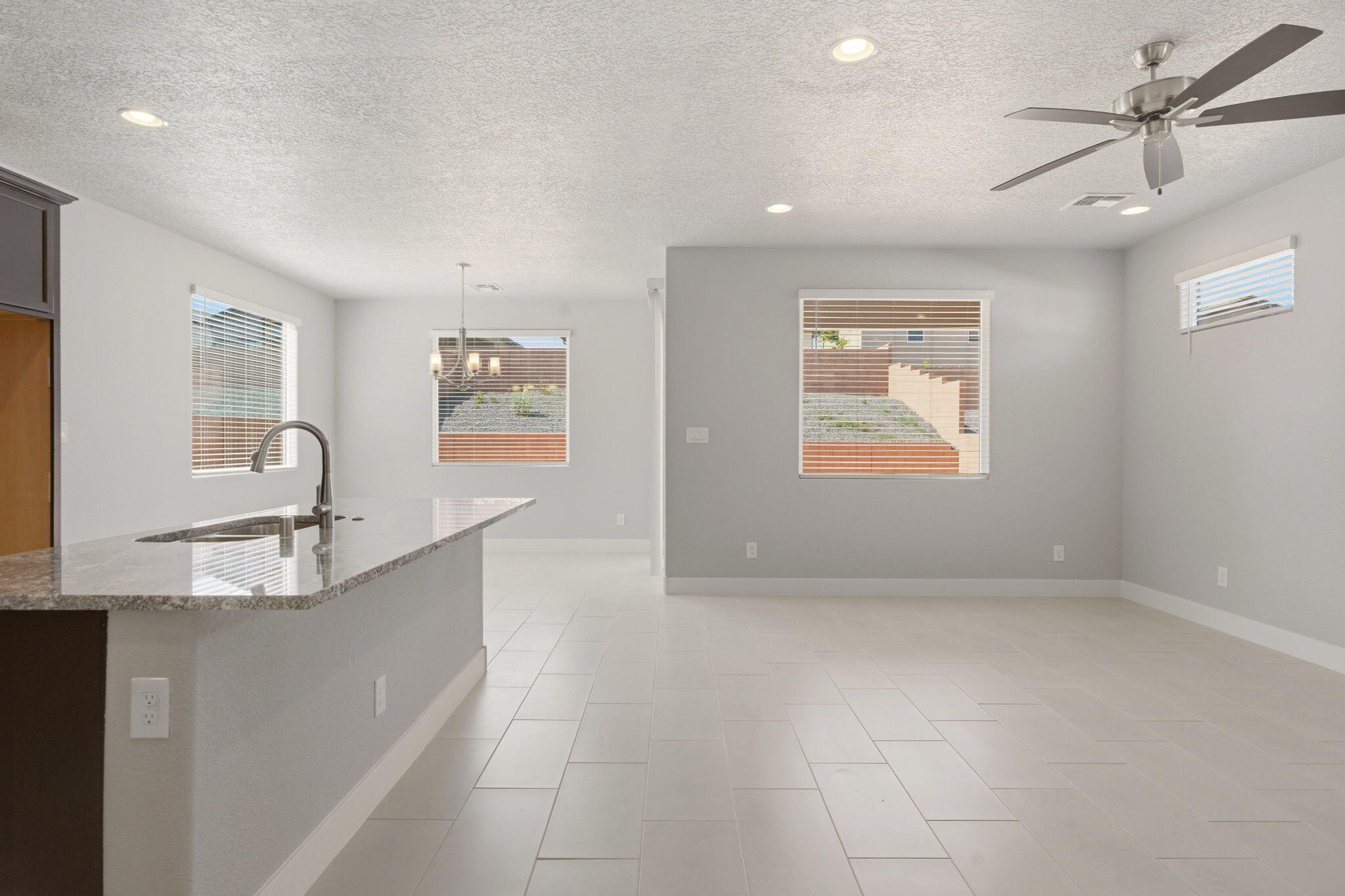 Photo 18 — 6717 Sydney Drive NE