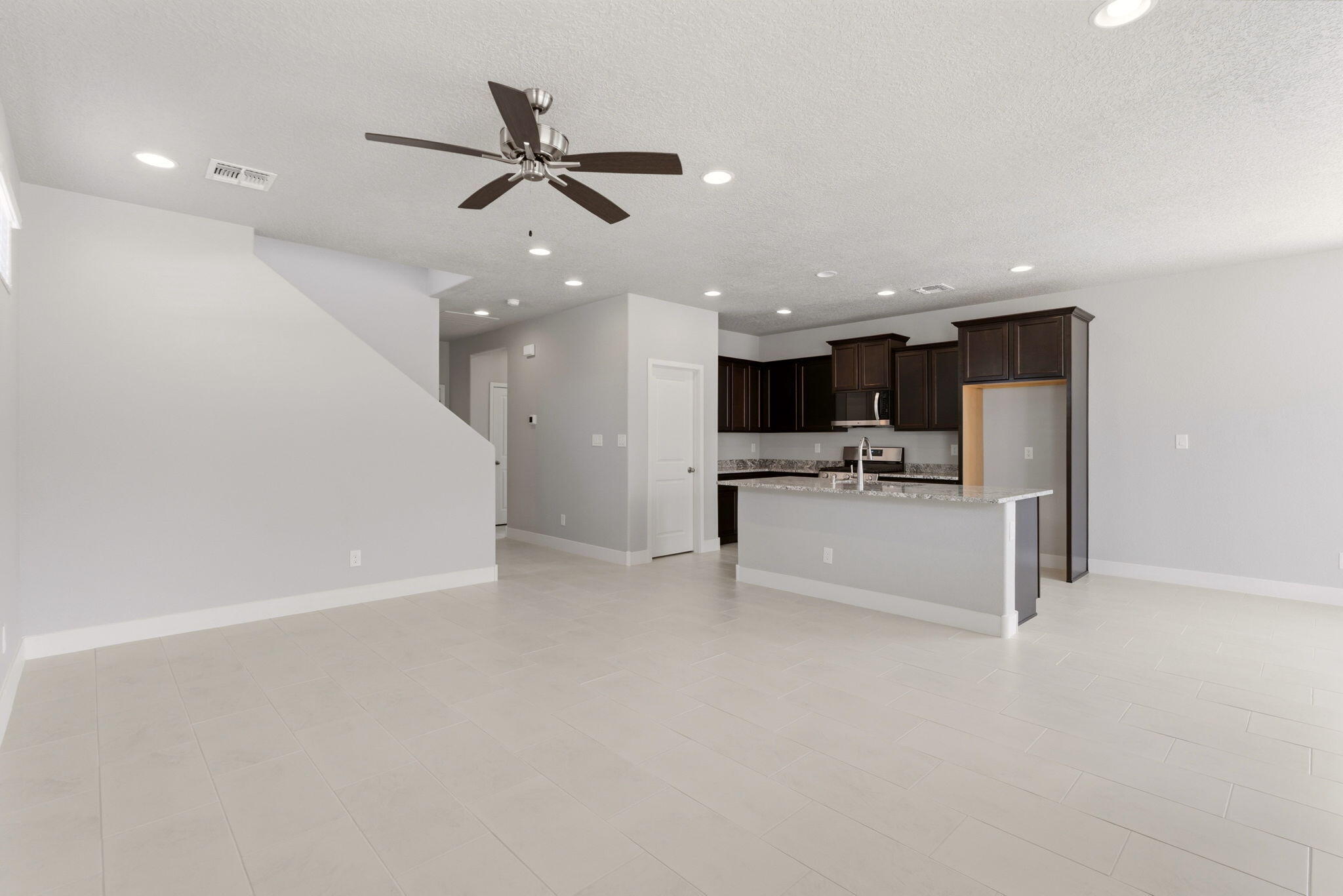 Photo 20 — 6717 Sydney Drive NE