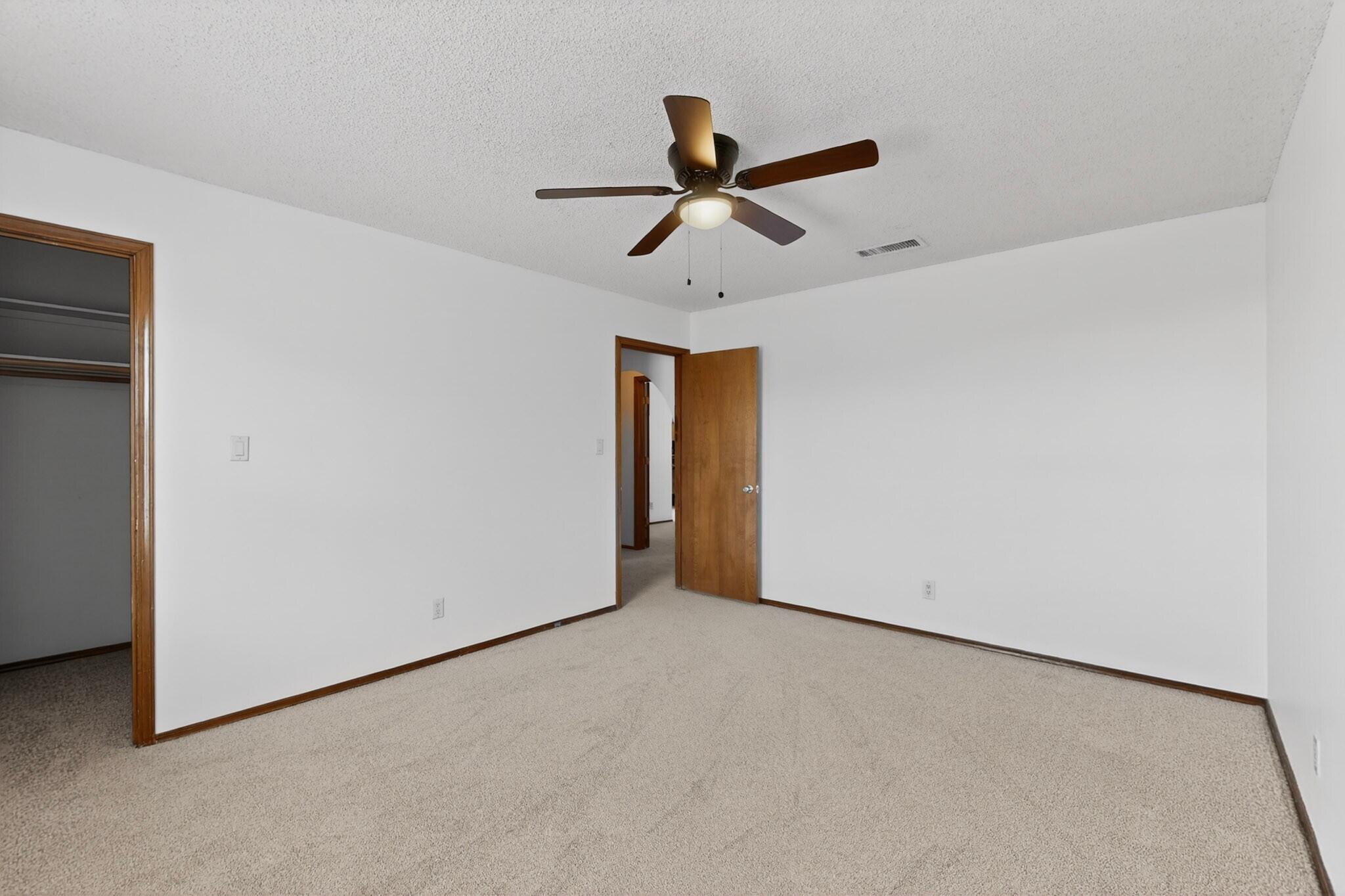 Photo 18 — 3701 Torrey Pines Road SE