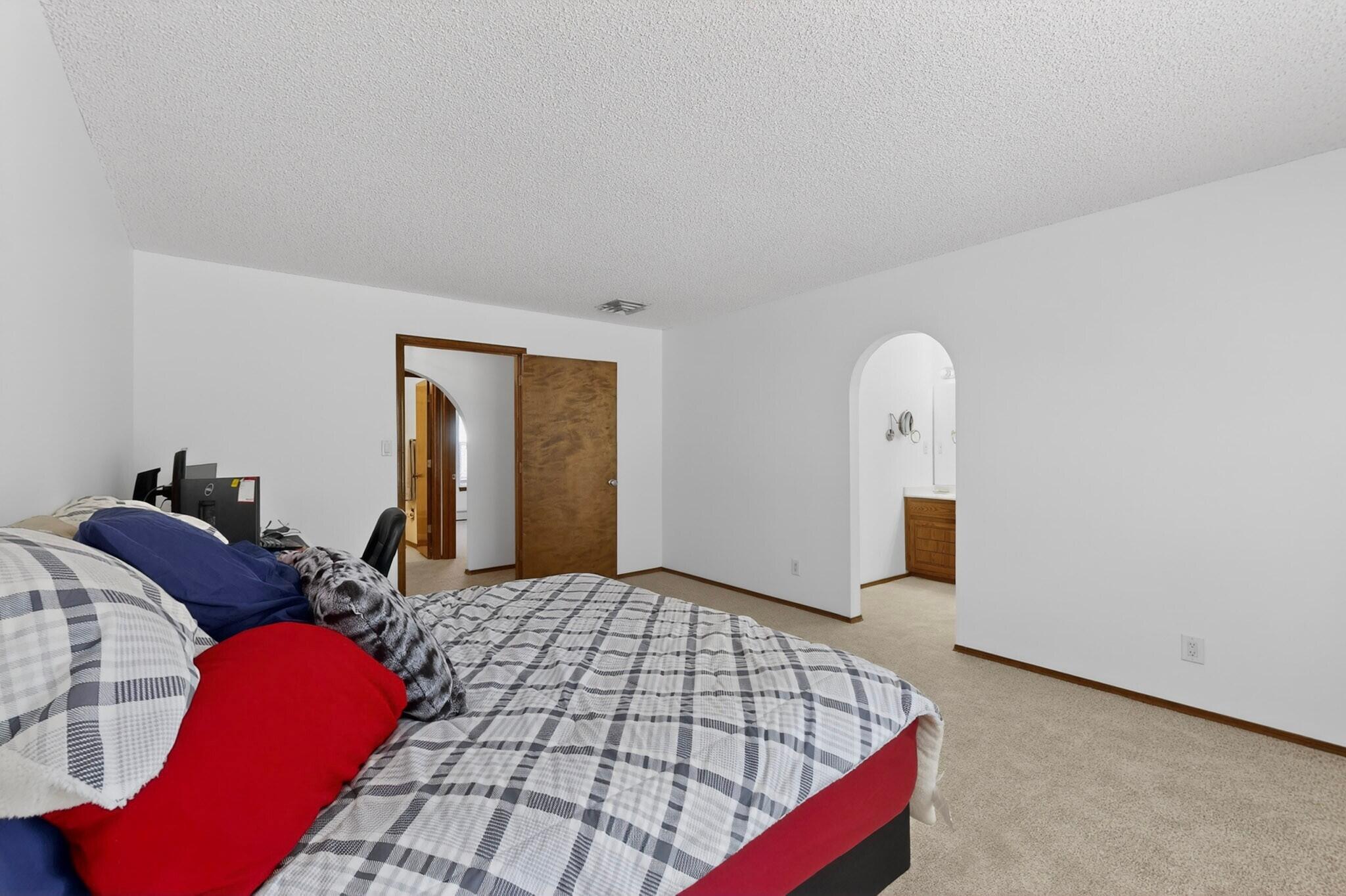 Photo 13 — 3701 Torrey Pines Road SE