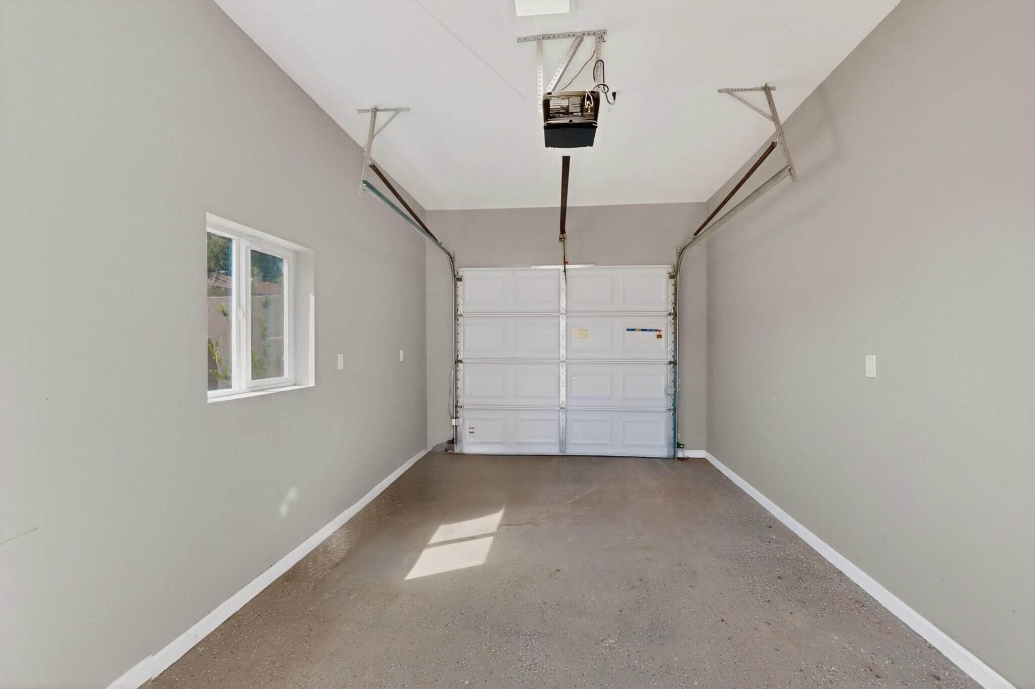 Photo 2 — 1617 Anderson Place SE