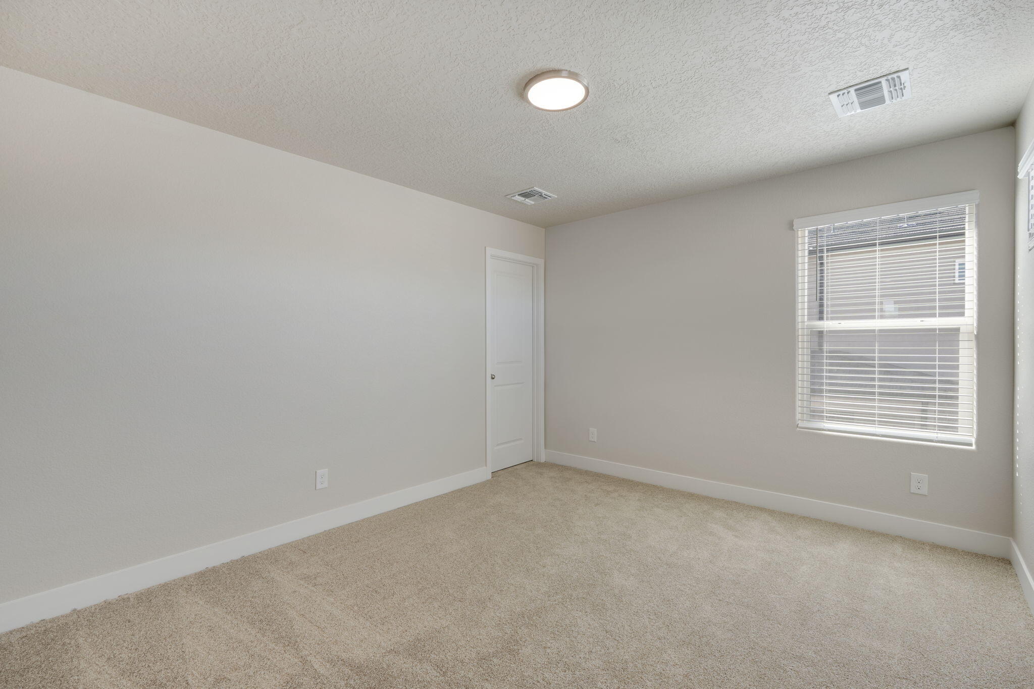 Photo 9 — 6724 Zachary Road NE